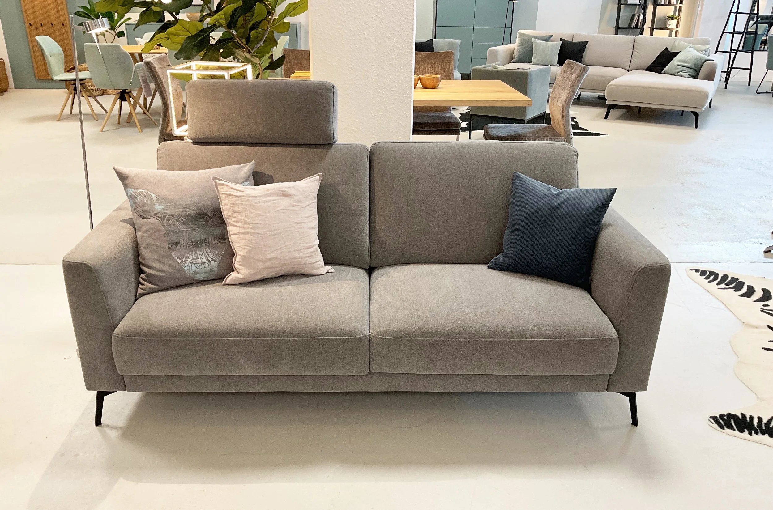 Sofa 2,5-sitzer mit Sitztiefenverstellung - statt € 1.777,- jetzt € 1.298,-*