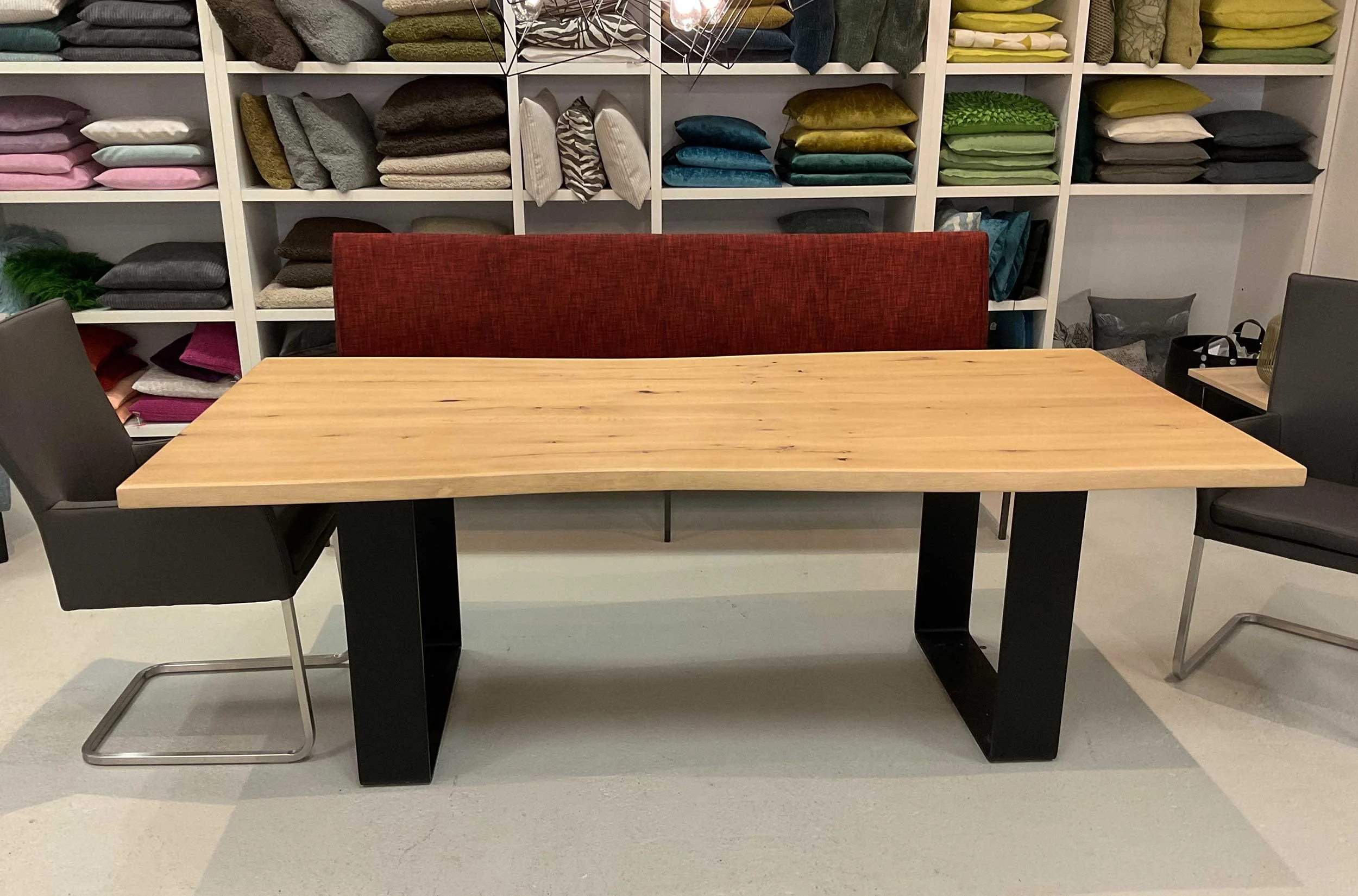 Esstisch Eiche massiv bianco geölt  -  statt  € 2.937, -  jetzt € 1.698,-*