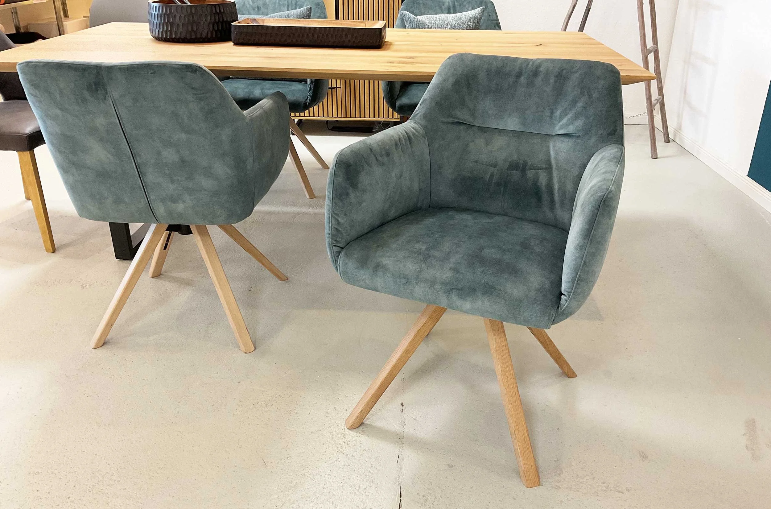 Drehstühle mit Armlehnen - 4er-Set  -  statt je € 549, -  jetzt € 399,-*