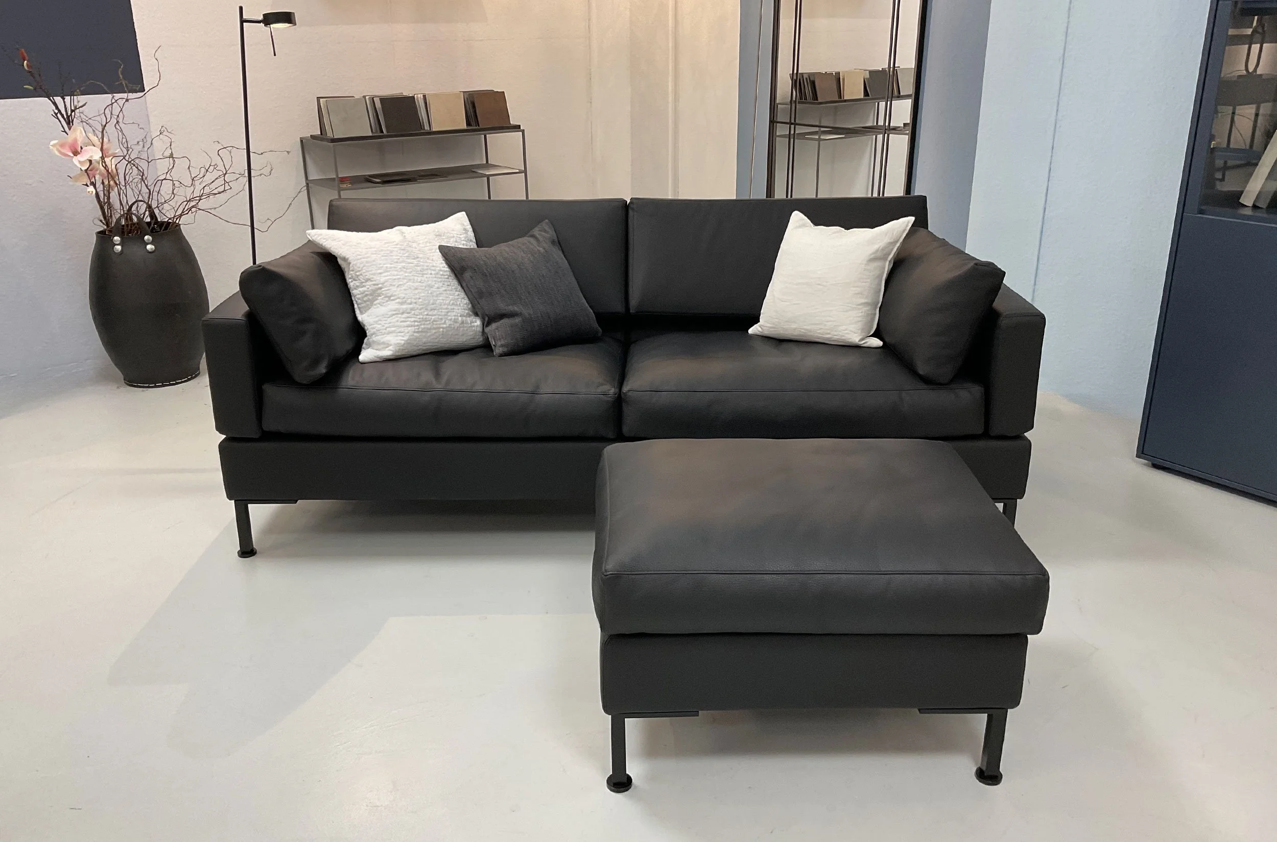 BRÜHL Ledersofa TOMO mit Hocker - statt € 7.209,-  jetzt € 5.290,-*