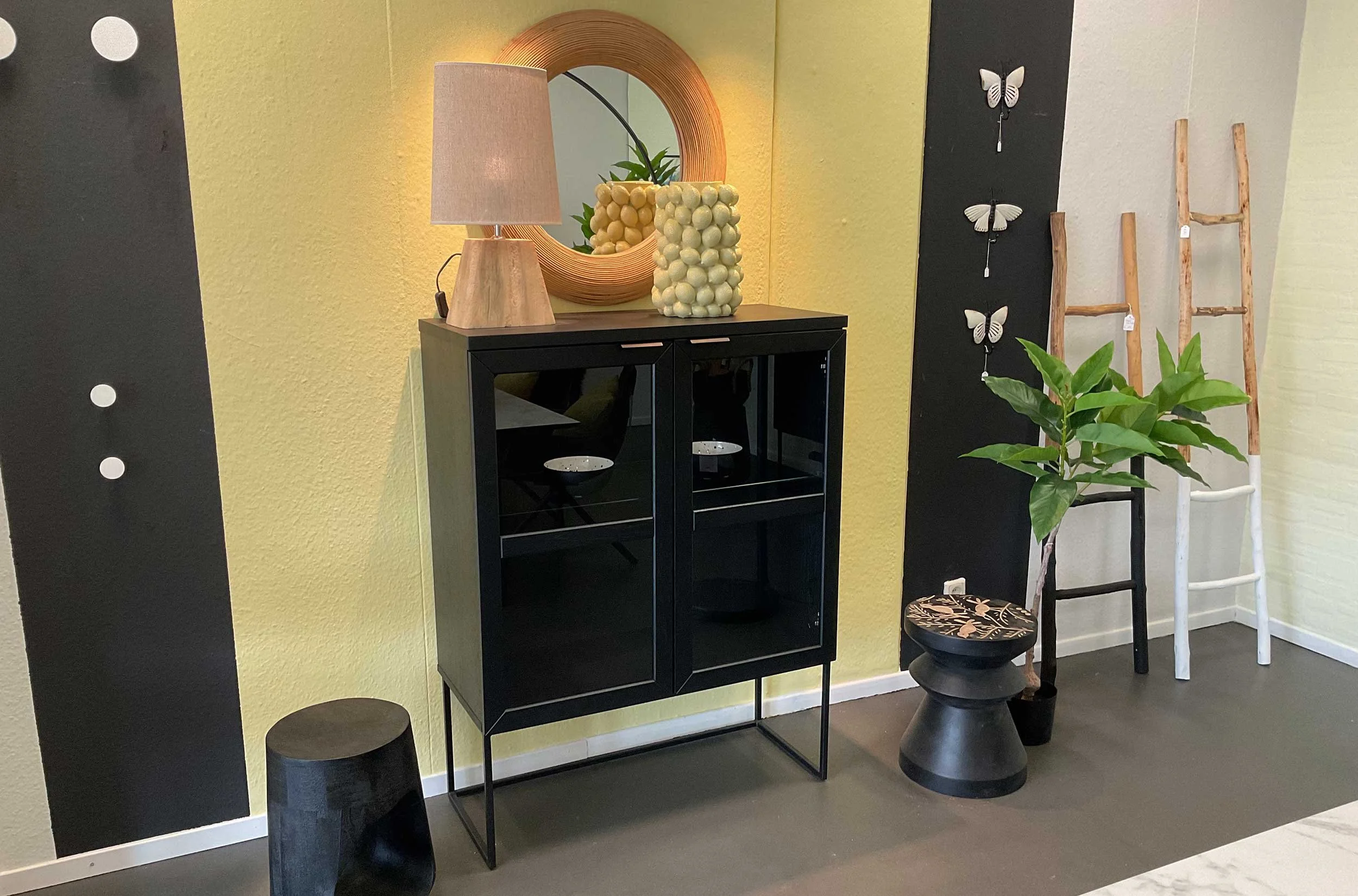 Vitrinenschrank Eiche schwarz - statt € 1.349,-  jetzt € 898,-*