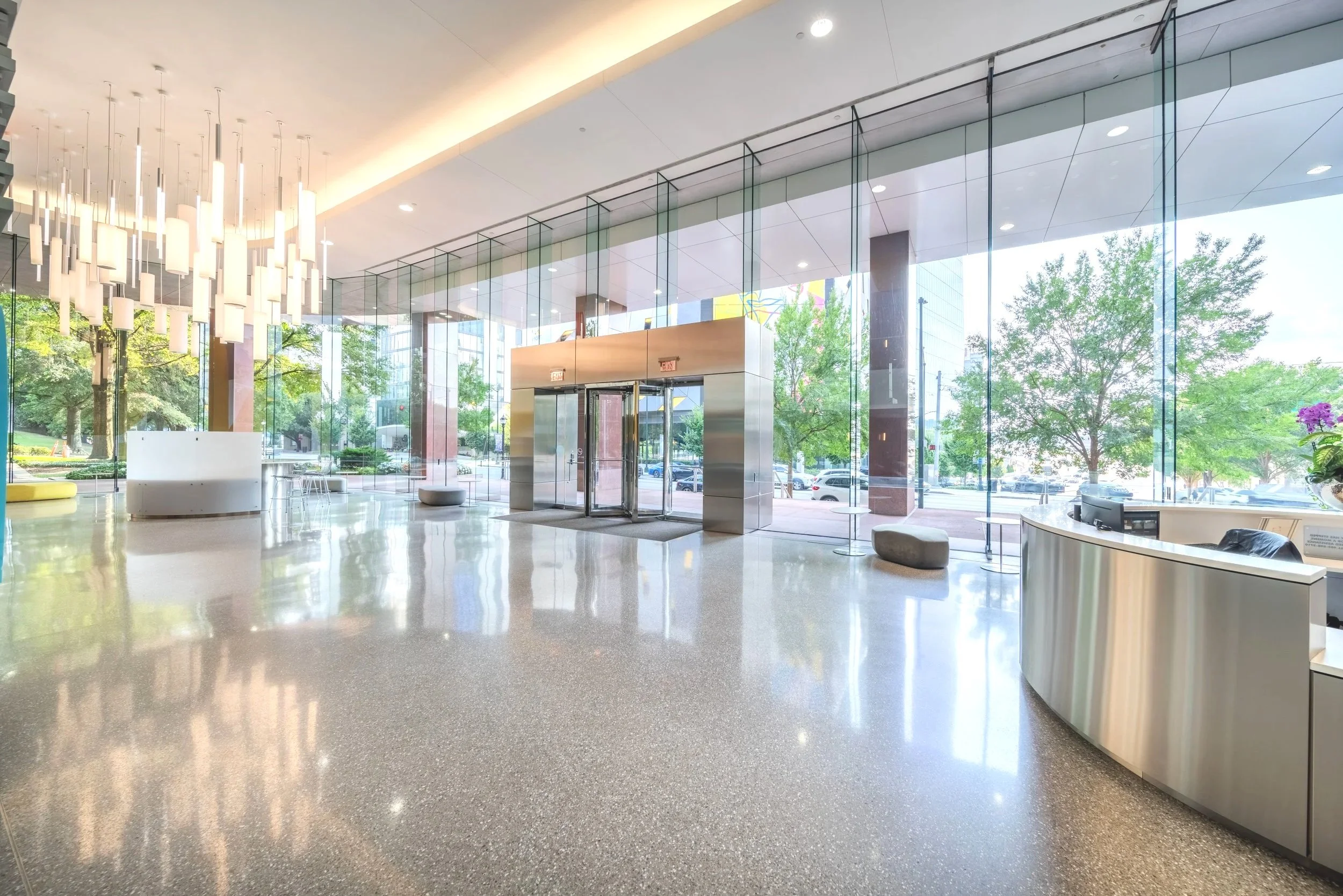 1349-w-peachtree-int1817.jpg
