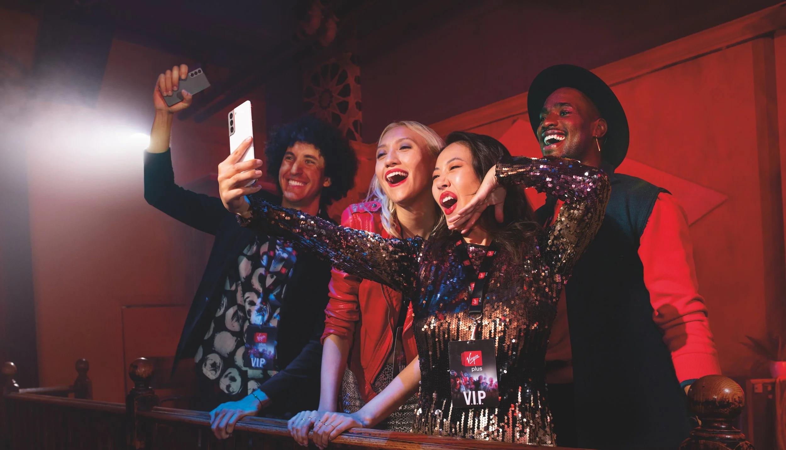 13_VM_VIP Balcony_06_grac.jpg