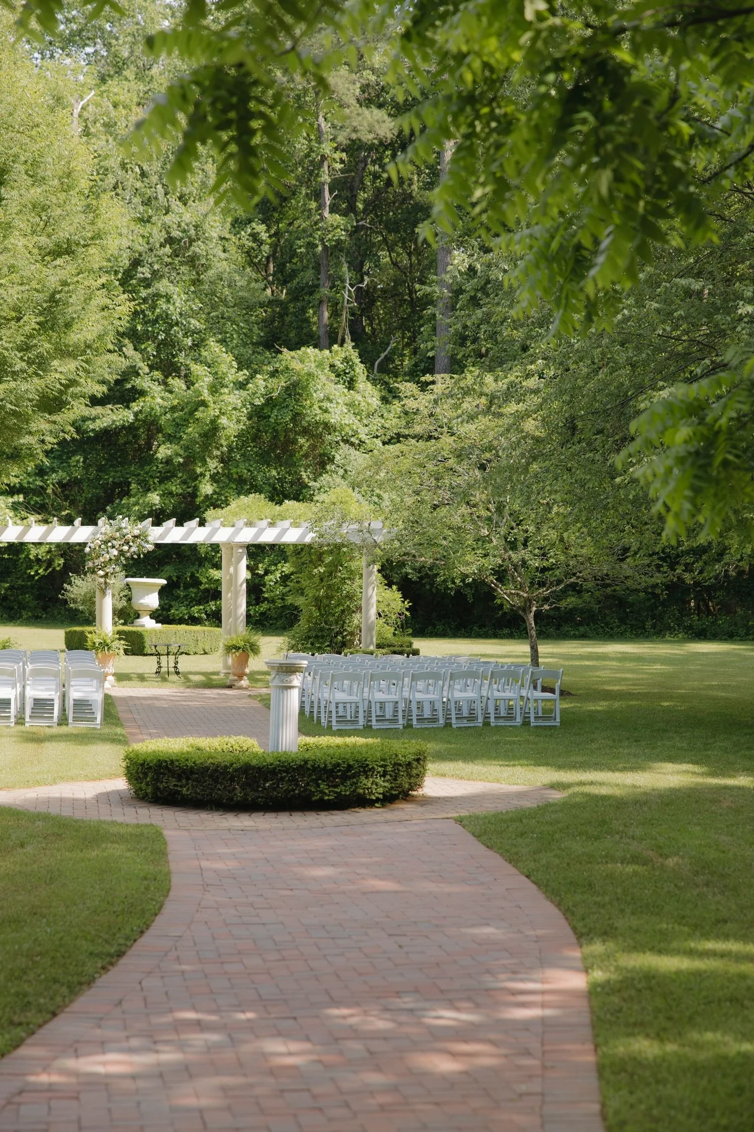 Garden wedding ceremony venue in Virginia