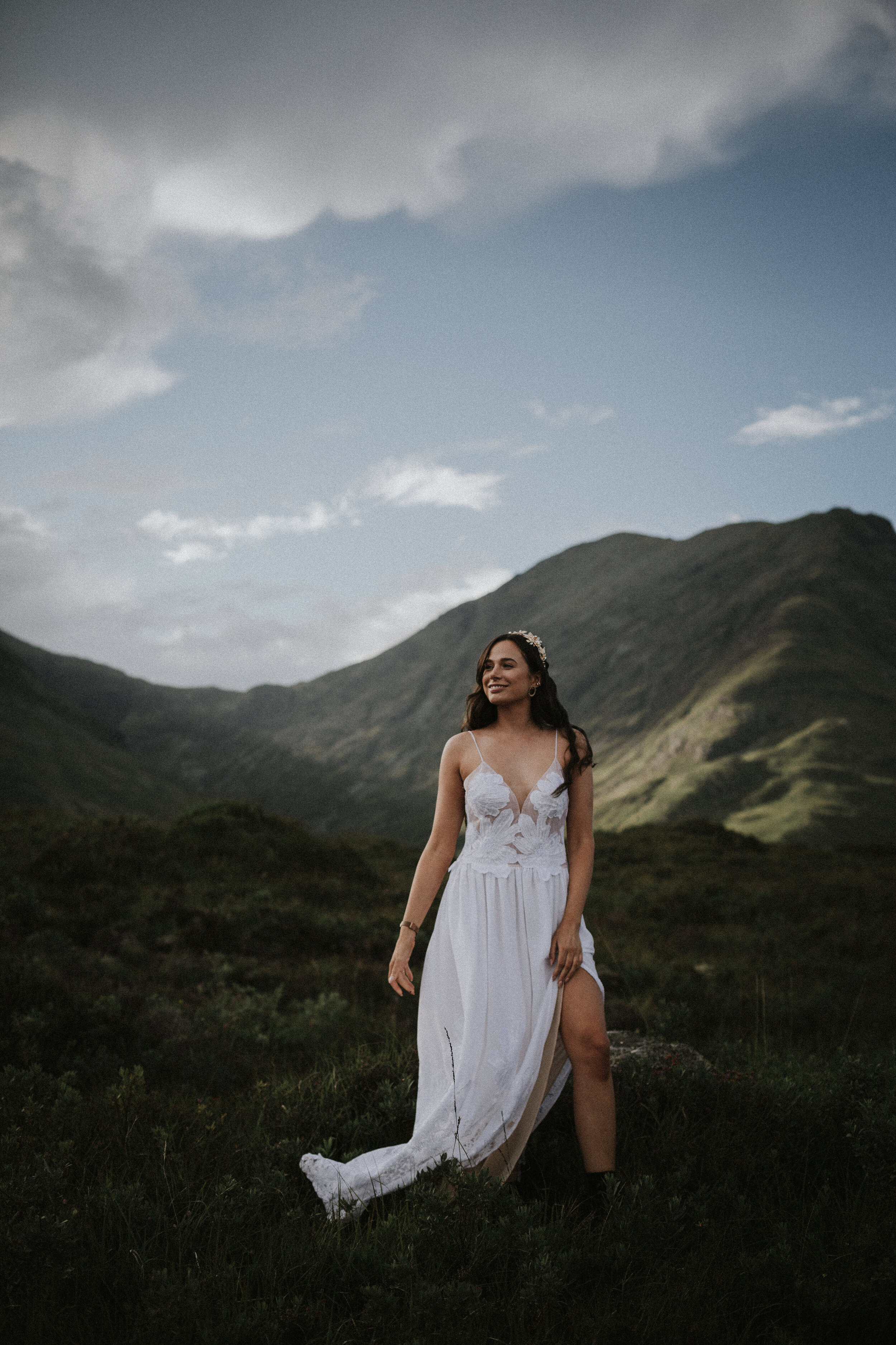 Cleo, Mirka Bridal dress editorial, Isle of Skye mountain elopement-27.jpg