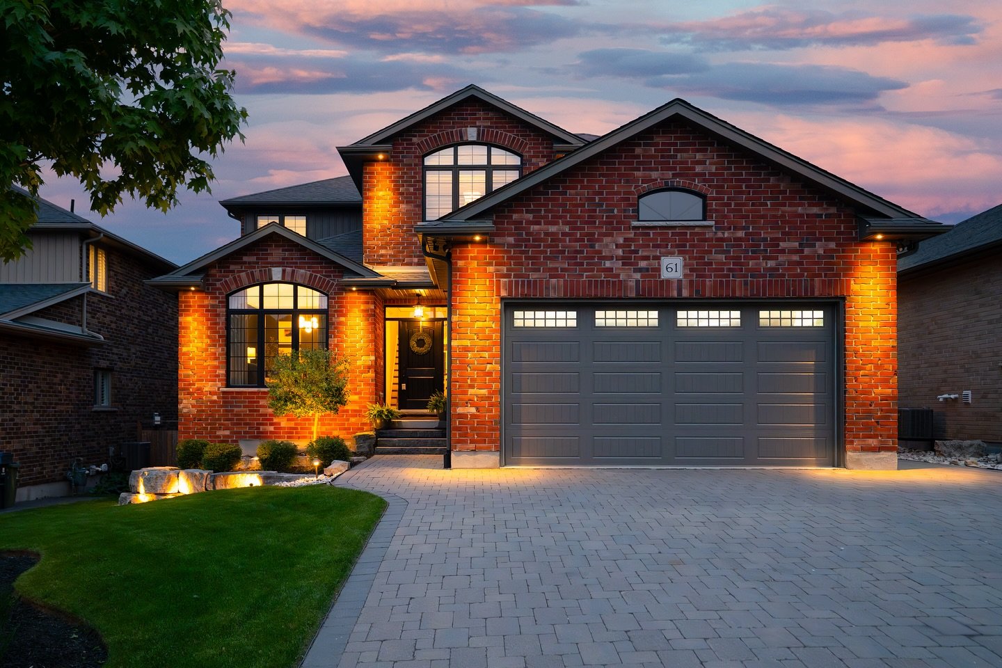 ✨You&rsquo;re Invited to come and experience this beautiful home in person ✨

Open House 🏡 
Sunday, June 8th
2pm-4pm

61 Law Drive
Guelph, Ontario 📍

▫️5 🛏️
▫️4 🛁
▫️3800+ total sq ft
▫️Custom Barzotti Kitchen 
▫️Covered Veranda for outdoor Entert