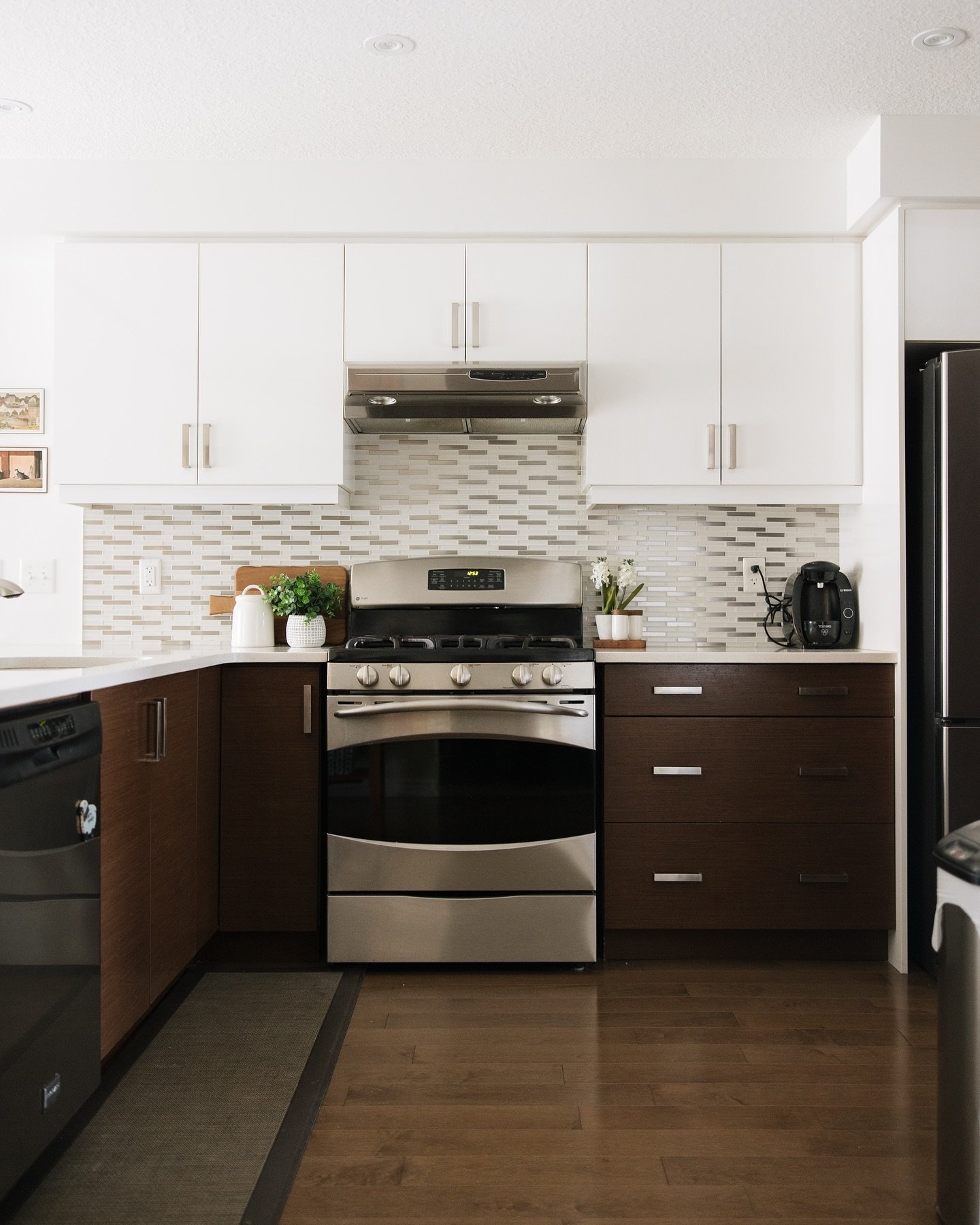🏡 90 Aberdeen, Fergus &mdash; Still an Opportunity! 🏡

If this stunning bungaloft has been on your radar, now&rsquo;s the time to take a closer look. It&rsquo;s currently conditionally sold, but there&rsquo;s still a window of opportunity to make i