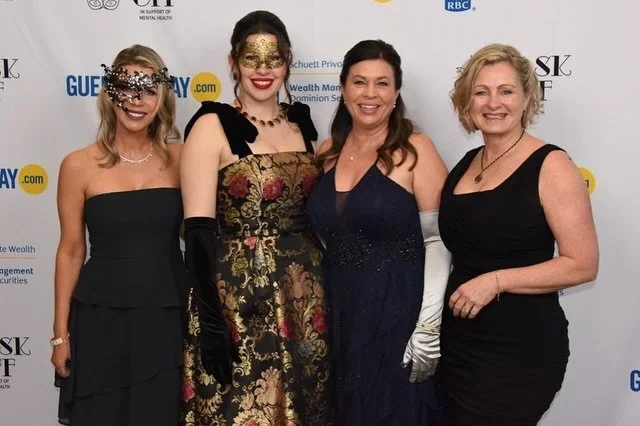 ✨ Saturday night I had the privilege of attending Mask Off ✨
The evening supported @thegrovehubs 
A truly special place that provides local youth with access to mental health support, resources, and a safe space when they need it most.
Programs like 