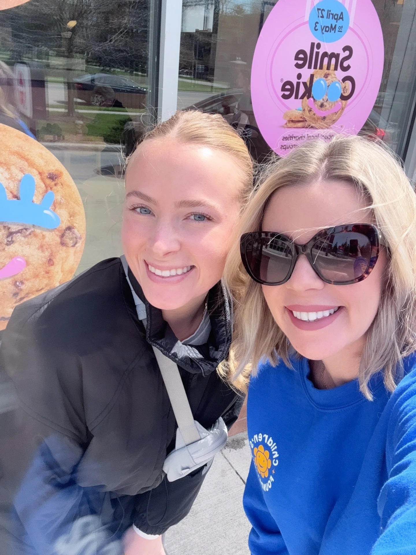 ✨It&rsquo;s Smile Cookie week 🍪
Just finished a decorating shift for a cause I love supporting.
100% of proceeds from every cookie sold locally goes to the @childrensfdngw Keep Kids Fed Program, helping ensure kids in our community have access to me