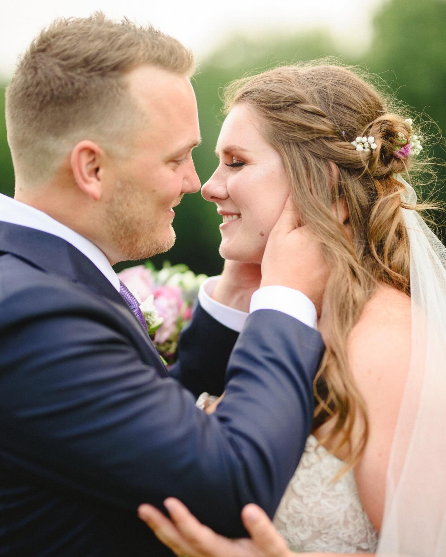 Those just married vibes. #torontoweddingphotographer #summerweddings #torontoengagementphotographer