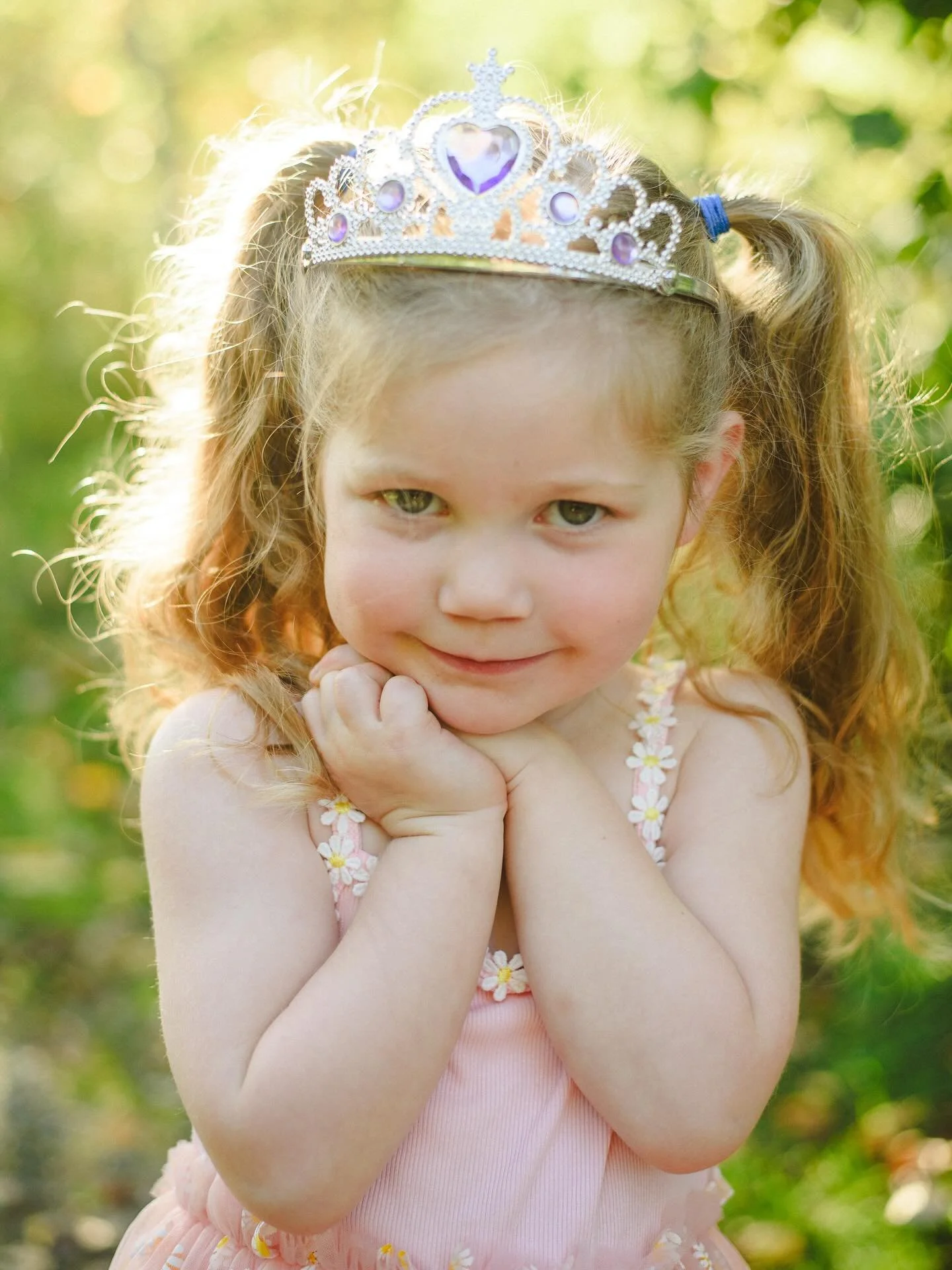 Not a princess but a Queen 👑 

#stouffvillefamilyphotographer #newmarketfamilyphotographer #uxbridgephotographer #keswickphotographer #markhamphotographer #familyphotos
