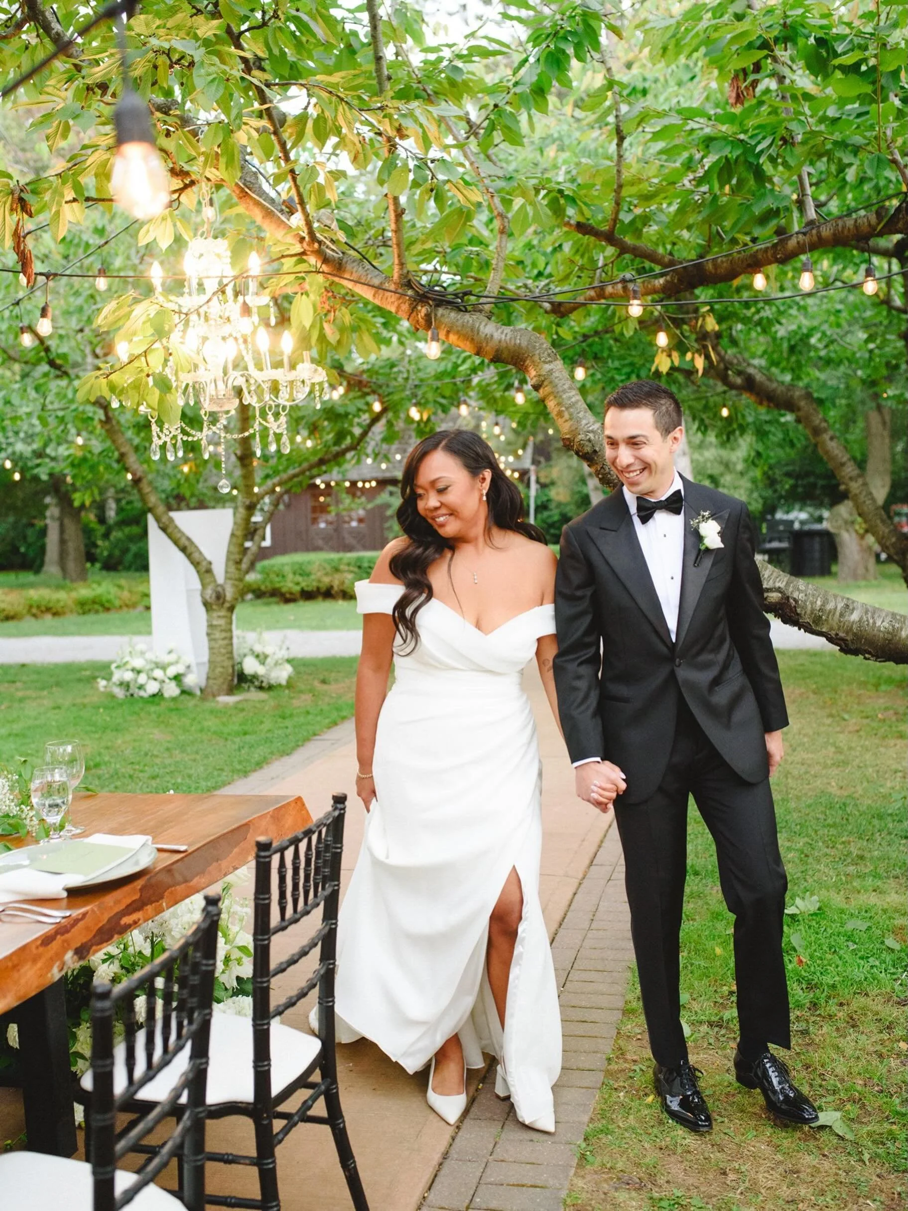 It&rsquo;s so fun to see couples experience the fruits of all their planning labours on the big day. To see how it all came together. 

@kurtzorchardsweddings 
@prettyplans.ca 

#TorontoWeddingPhotographer
#TorontoWeddings
#GTAWeddingPhotographer
#To