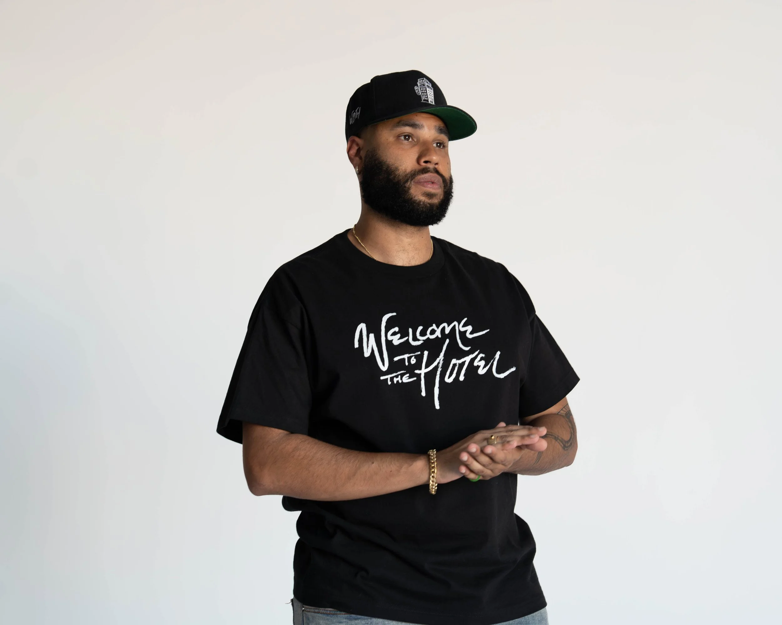 WELCOME TO THE HOTEL BLACK TEE
