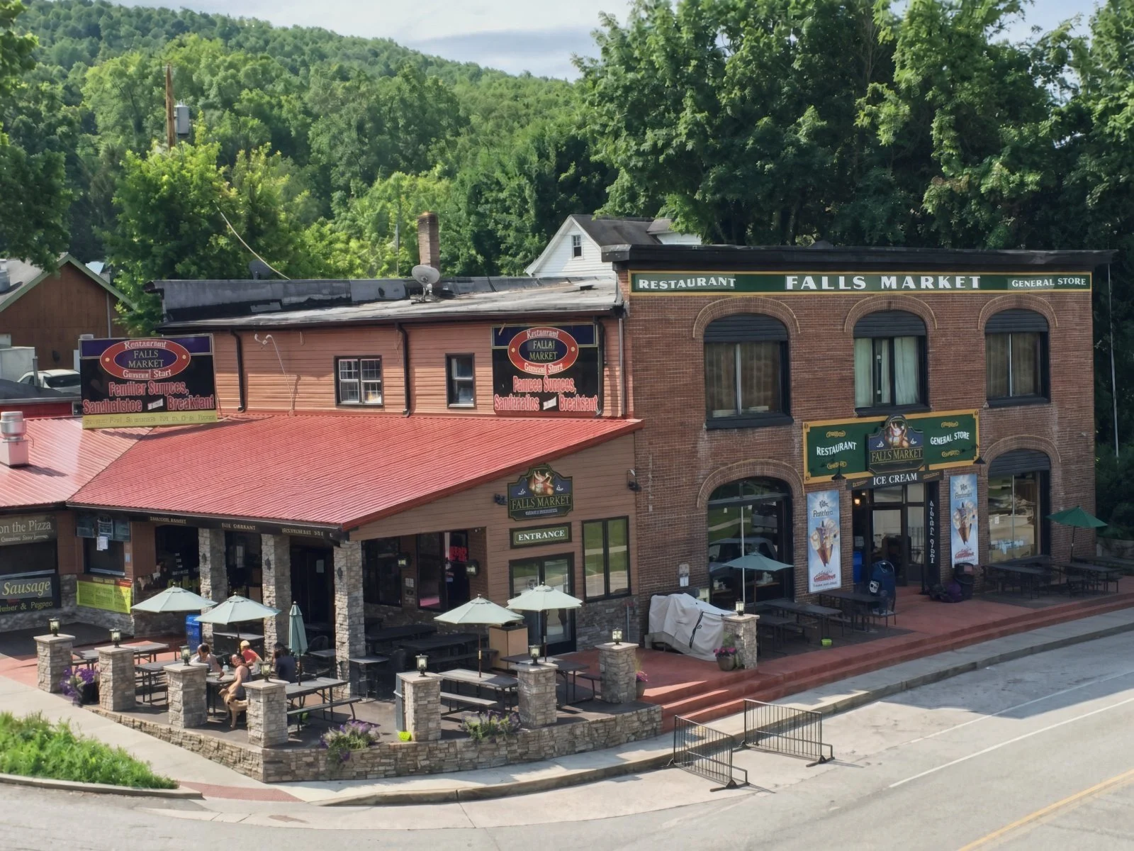 falls market downtown ohiopyle