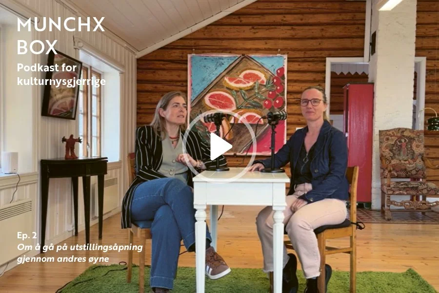 Fikk du ikke anledning til å gå på utstillingsåpning? Dette er en samtale om hvordan oppleve den gjennom andres øyne, til en som var der. 
Christine Munch snakker med Cecilie E. Åserud som var på Kunst rett vests åpning av Kunstbiennalen på Dikemark 