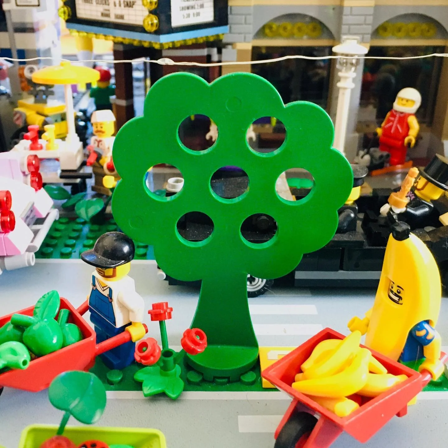 When asked &ldquo;what&rsquo;s your favorite lego piece&rdquo;, id have to say: my tree from my first real set 🌳❤️⚡️
.
.
.
.
#jmelego #lego #legoholic @lego #brickcityterrace #legostagram #legominifigures #legophotography #legoinstgrm #legofriends #