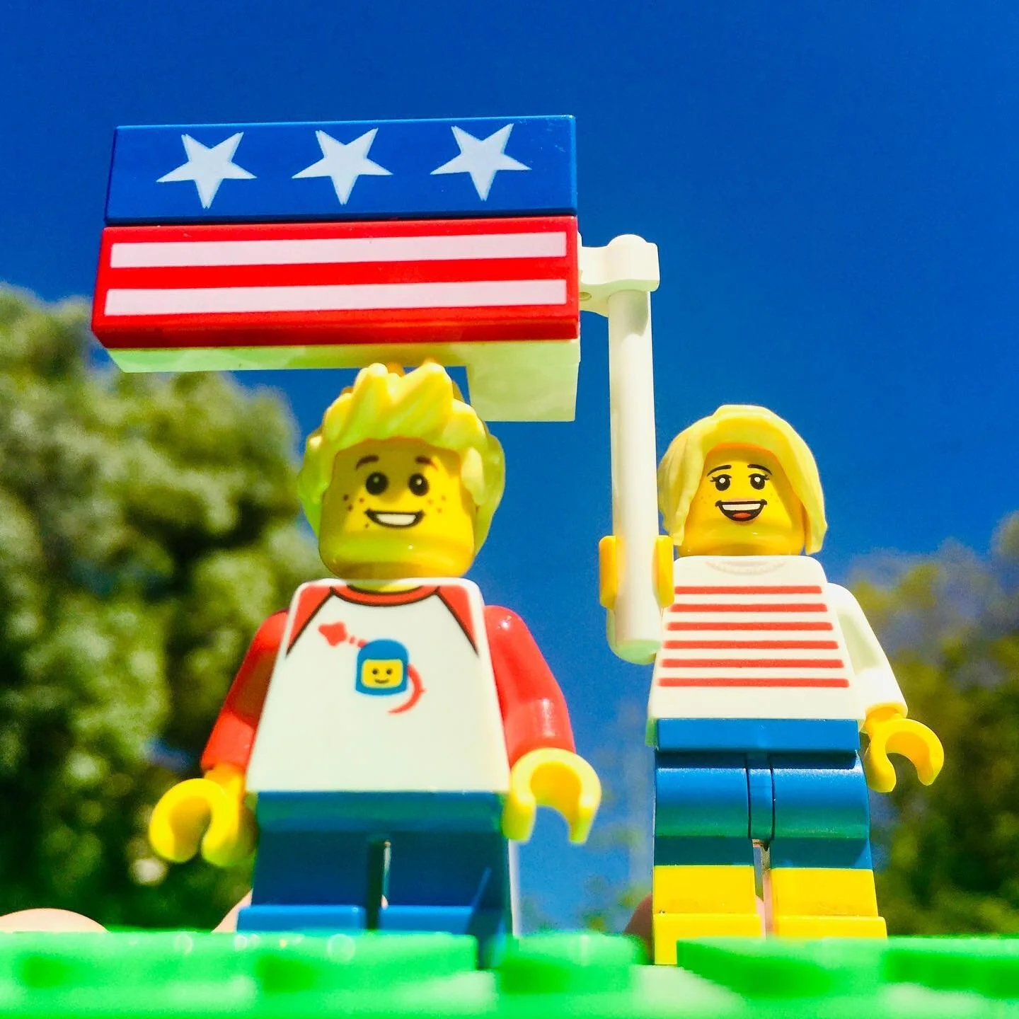 May your day be full of Stars and Stripes 🇺🇸⭐️💥 
.
.
.
.
#jmelego #lego #legoholic @lego #brickcityterrace #legostagram #legominifigures #legophotography #legoinstgrm #legofriends #bricks #legoworld #minifigures #bricknetwork #legoaddict #legomini
