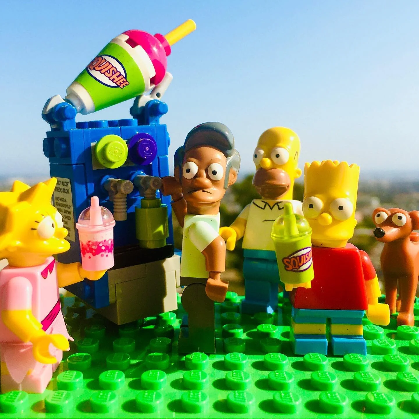 7/11 is a great day for a slurpie/squishee 🍩🥤 
.
.
.
#jmelego #lego #legoholic @lego #brickcityterrace #legostagram #legominifigures #legophotography #legoinstgrm #legofriends #bricks #legoworld #minifigures #bricknetwork #legoaddict #legominifigs 