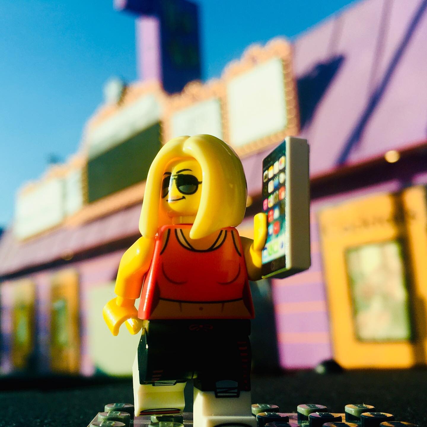 Stepping&rsquo; out! 📱🎤⚡️❤️ 
.
.
.
#jmelego #lego #legoholic @lego #brickcityterrace #legostagram #legominifigures #legophotography #legoinstgrm #legofriends #bricks #legoworld #minifigures #bricknetwork #legoaddict #legominifigs #legos #legofan #l