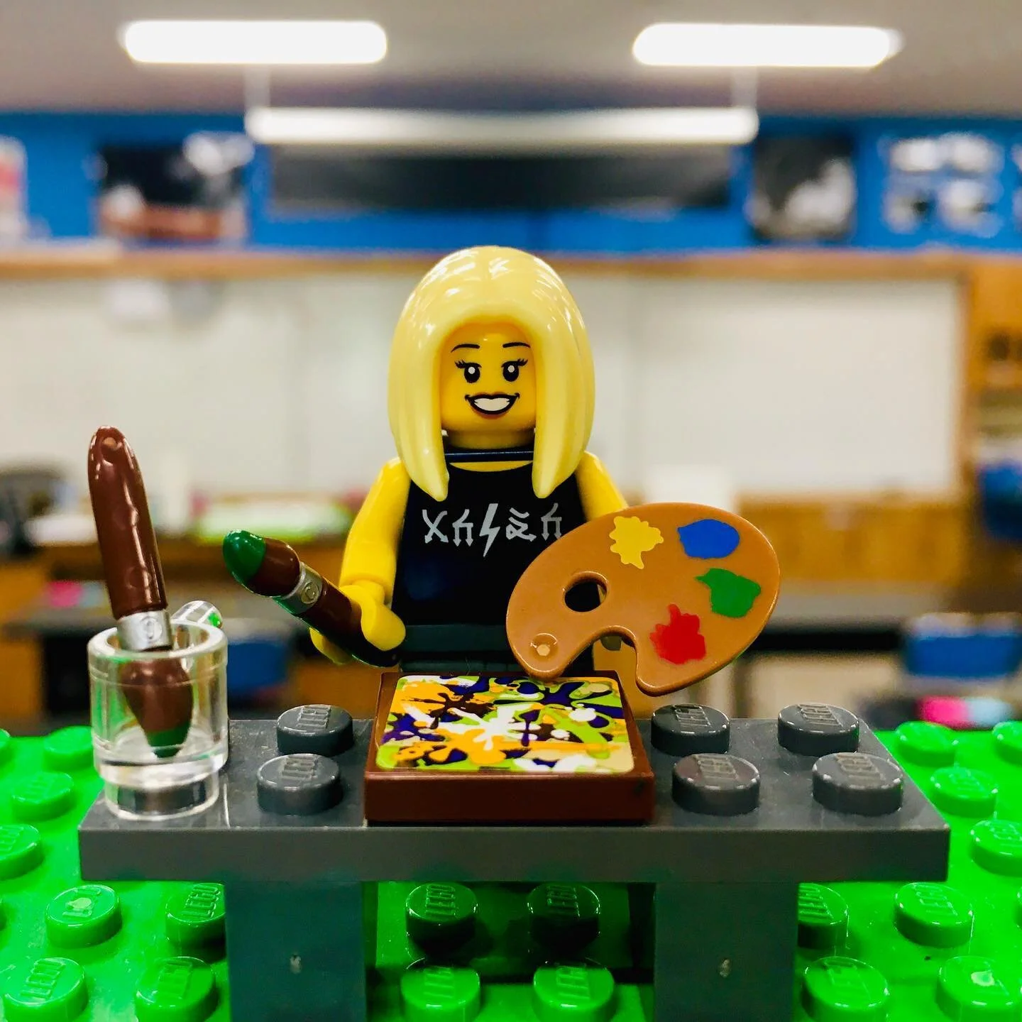 Awesome to be back in the classroom with my art students! 🎨 🖼 👩&zwj;🏫 
.
.
.
#jmelego #lego #legoholic @lego #brickcityterrace #legostagram #legominifigures #legophotography #legoinstgrm #legofriends #bricks #legoworld #minifigures #bricknetwork 