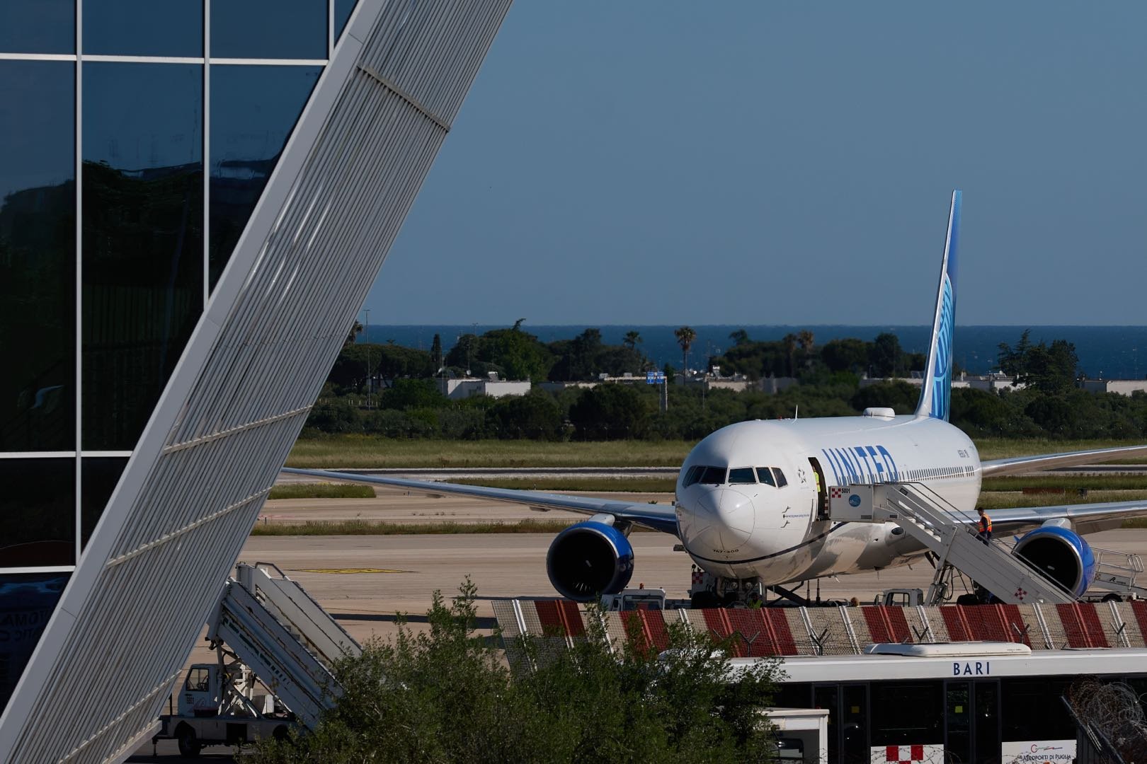 Bari Welcomes First United Airlines Flight to Newark at Inauguration Ceremony 35.jpg