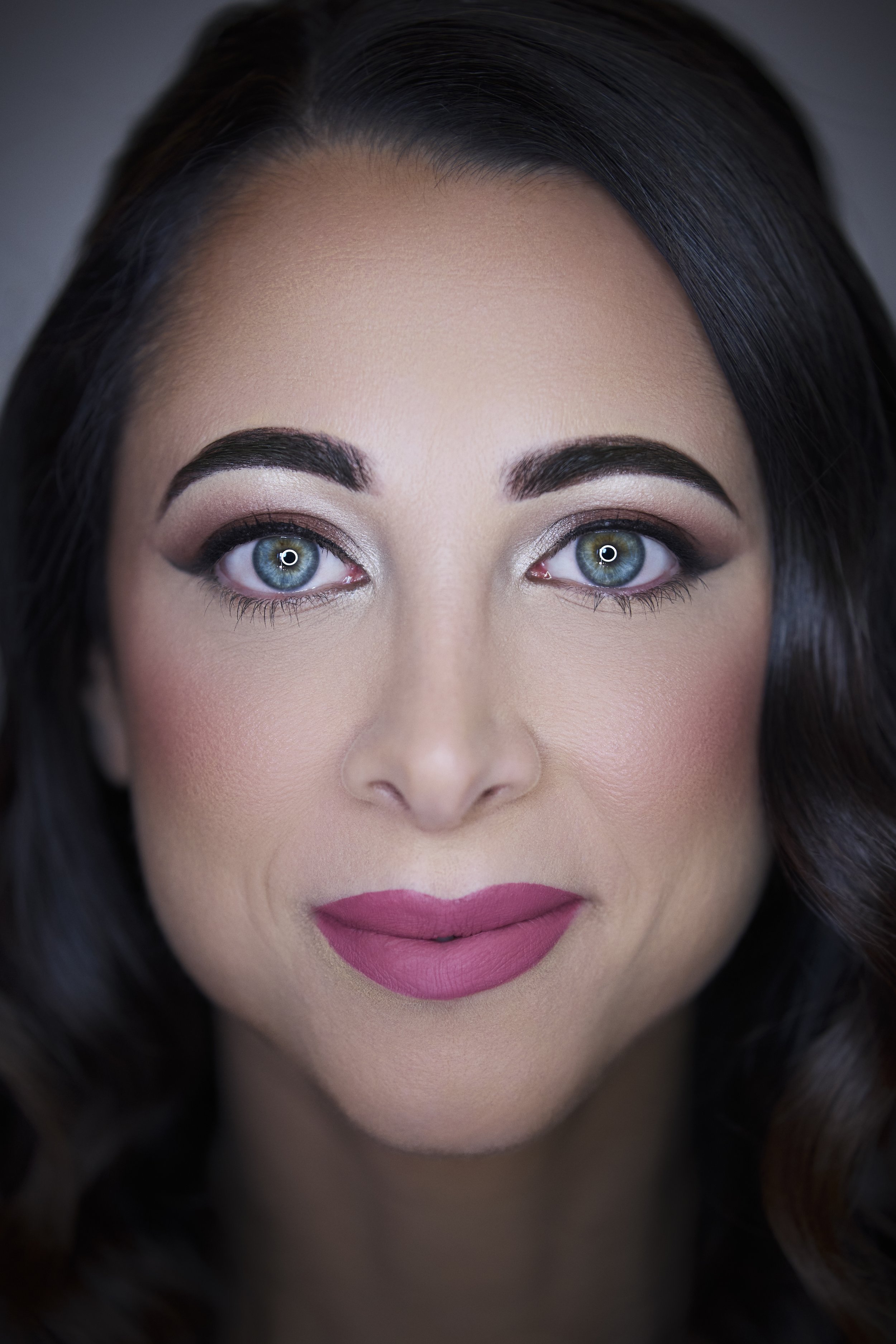 Lucia ritratto primo piano HQ.jpg