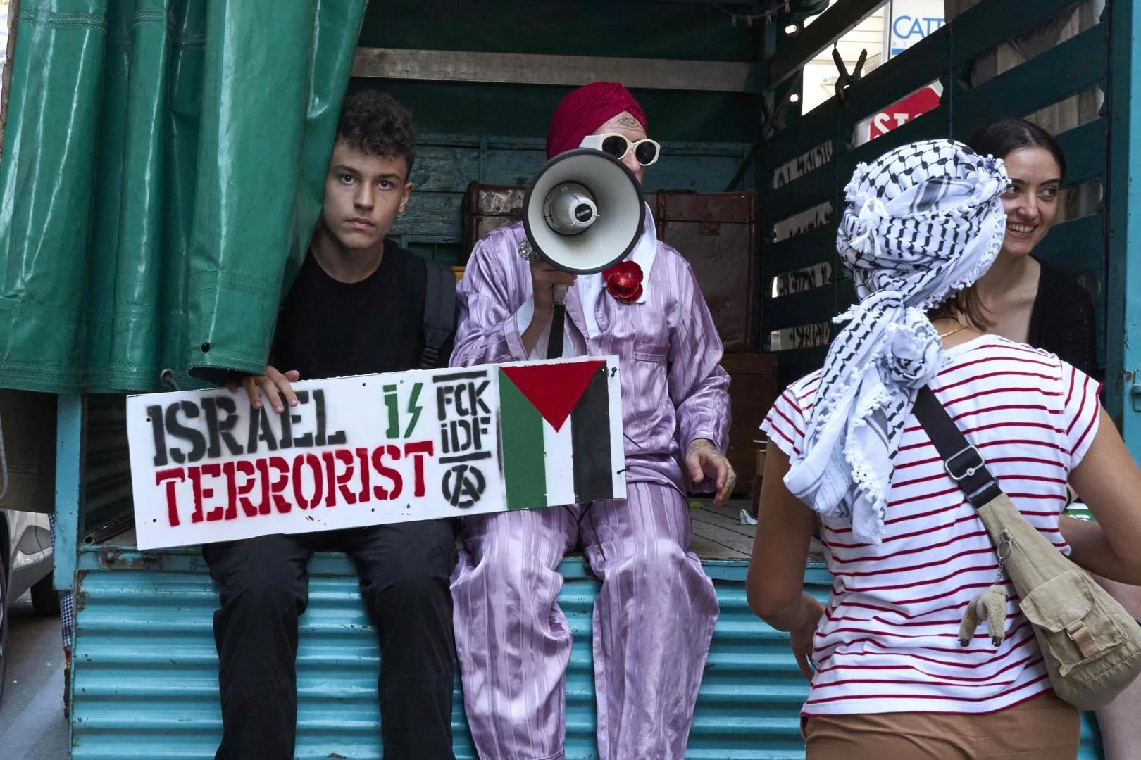 Manifestazione di Protesta per il genocidio a Gaza - Bari - 22 sett 2025
Matteo Della Torre Photography
Fotografo di reportage.
Studio: San Ferdinando di Puglia (BT).