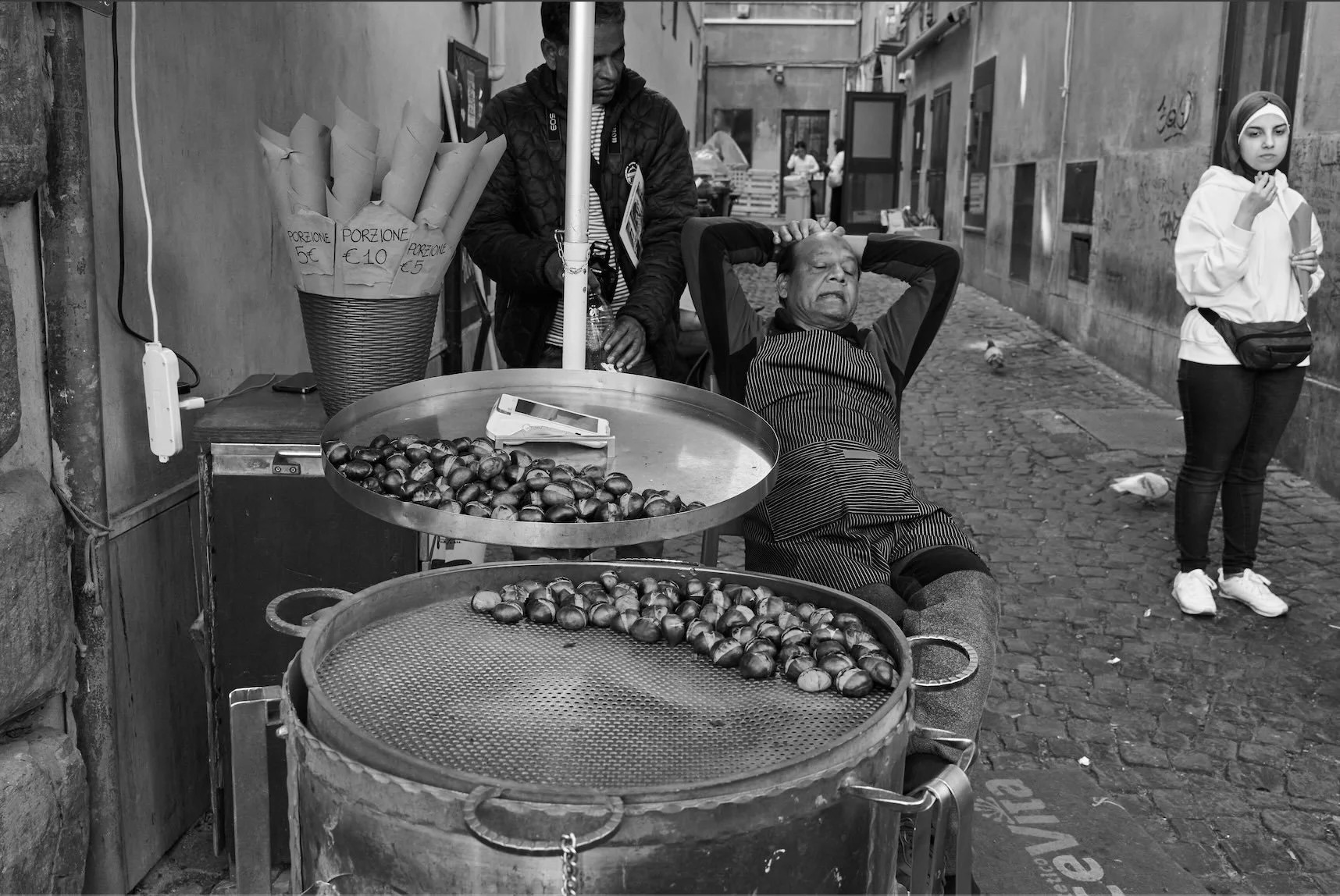 Venditore di castagne a Roma
Matteo Della Torre Photography