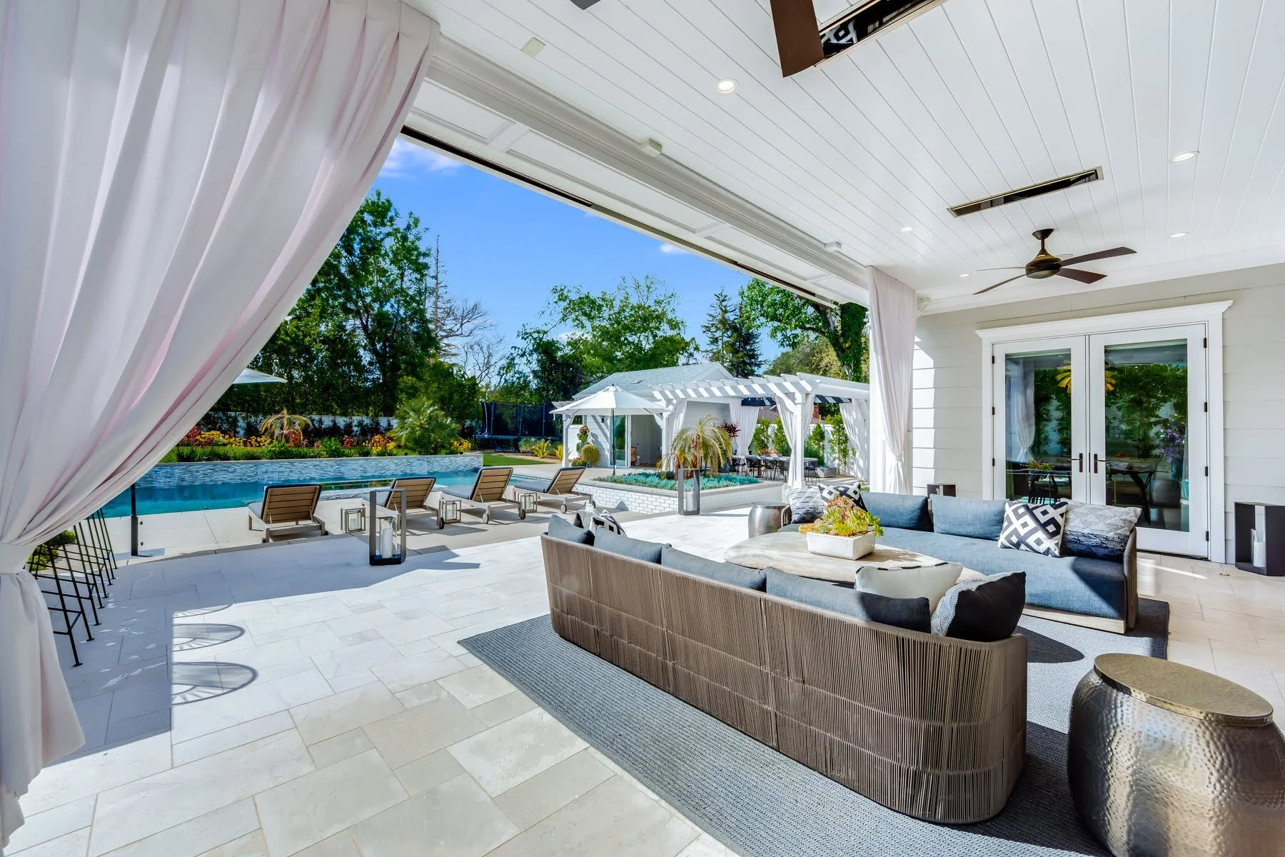 Copy of 5341LouiseDay-MLS-20.jpg