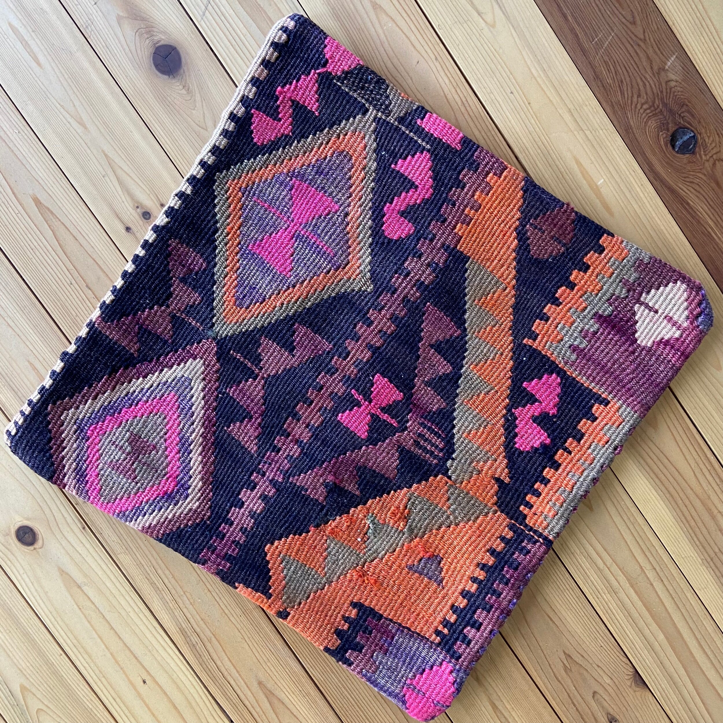 104C02CE-7EB7-4738-B77A-1B286351B1E4