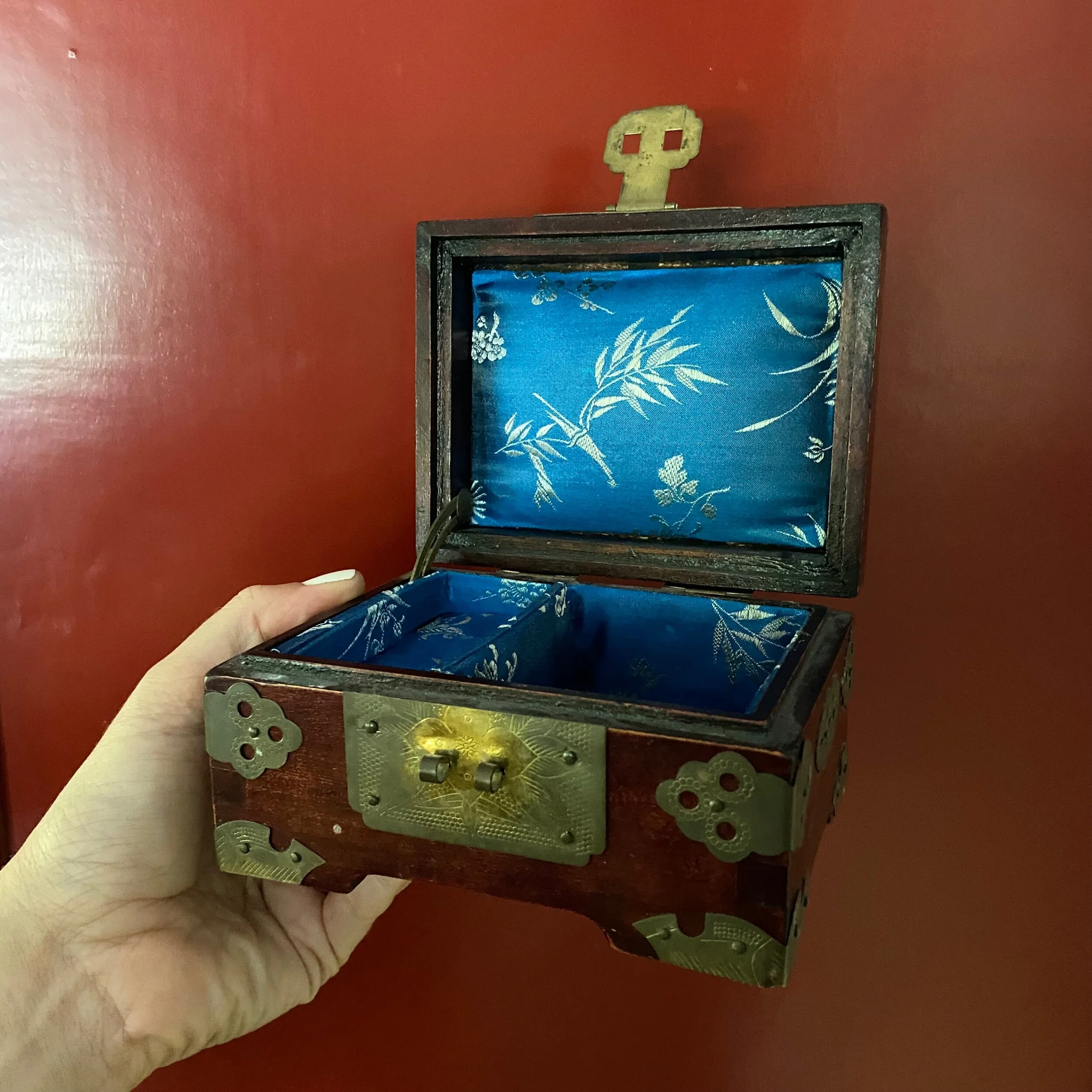 B07EC51D-6887-4915-B087-D7E3117DFBC0