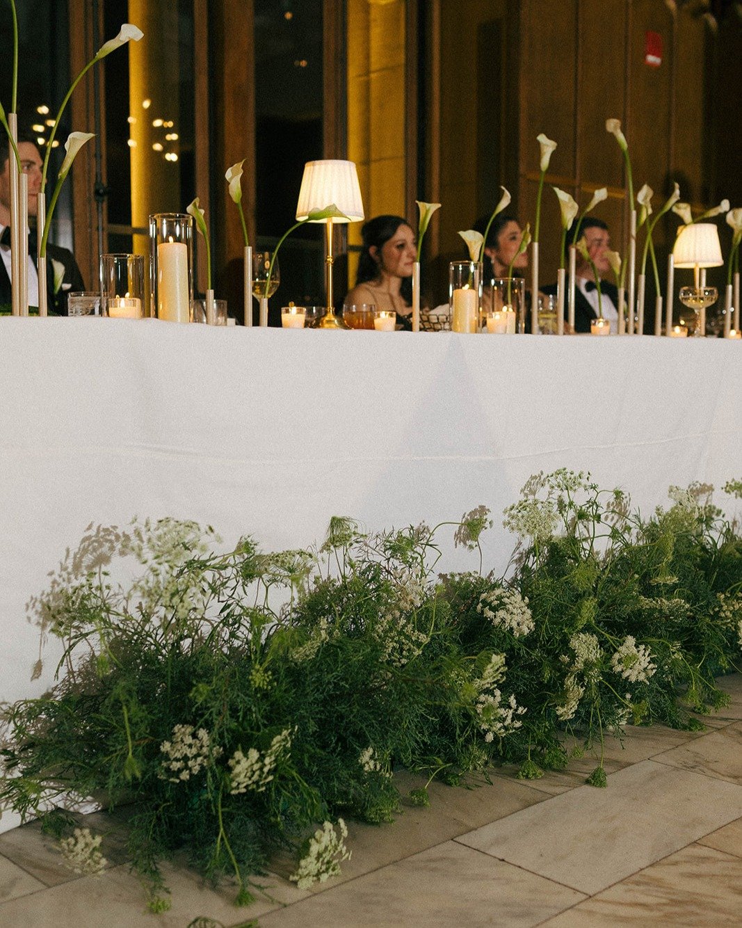 floral moments from hanna and connor's wedding at @chicagoathletichotel 

photos: @frankieisabelphotography 
floral: @coucou_studios_ 
planning: @lofi_events 
table numbers: @velvet_raptor 

#weddinginspo #weddingphotography #chicagowedding #chicagow