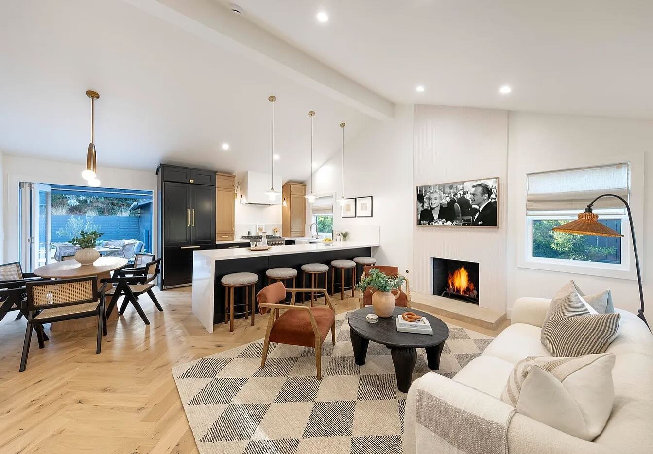 new listing alert 🚨

Modern moments in this newly renovated Goleta home ✨

Listed by: @jasonstreatfeild 
Staged by: @costerainteriors