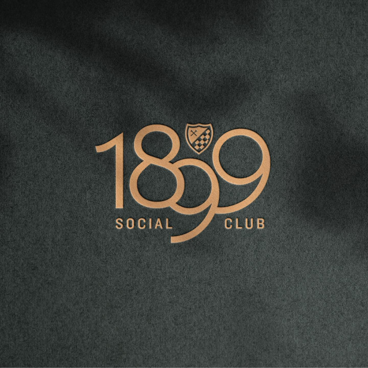 1899 Social Club - a premium indoor golf and social experience located in  Shaker Heights, Ohio. Our team brought the brand to life through a variety of unique applications within the 17,000 square foot space. Now go take a swing🏌️&zwj;♀️⛳️🏌️ #golf