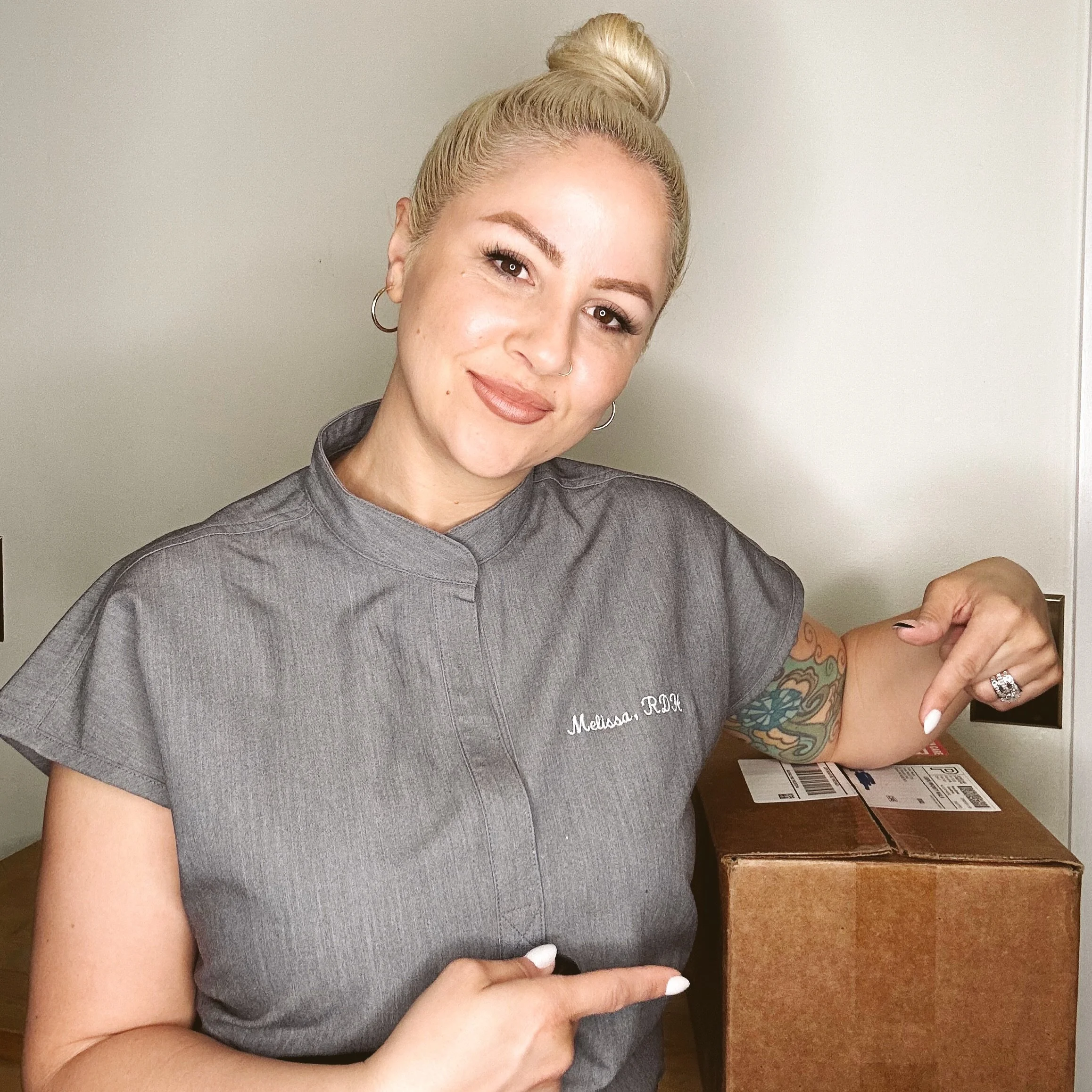 Watch your feeds&hellip;ergonomic loupes + light + camera unboxing happening next week! 🤍🦷👓

xoxo,
@thetoothgirl