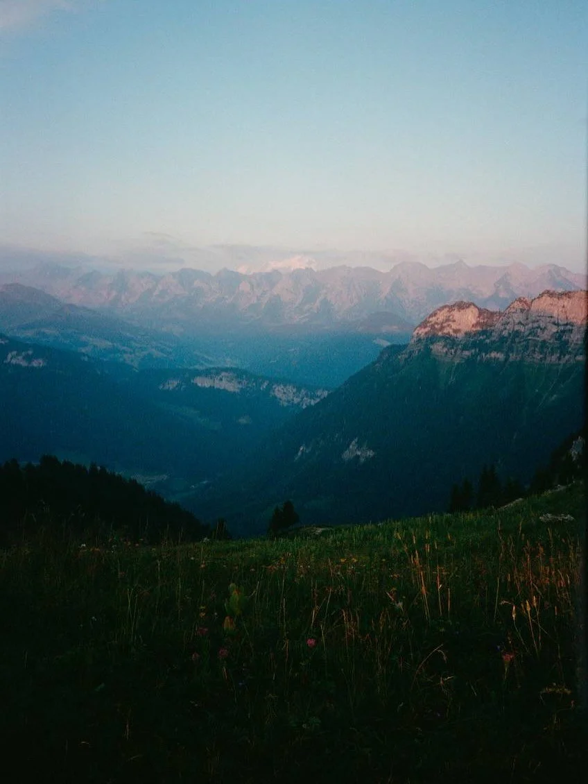 Summer wild camps in the Alps on 35mm film. We packed our bags, hiked up to escape the heatwave and woke up with Mt Blanc on the horizon 

📷 : Nikon AF600 w/ Portra 400