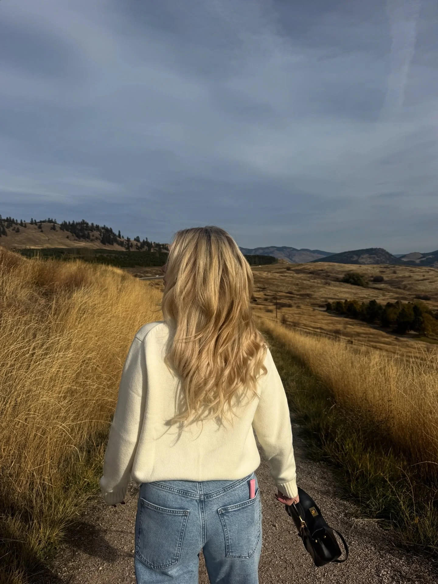 currently in my cozy-core chapter @mavijeans