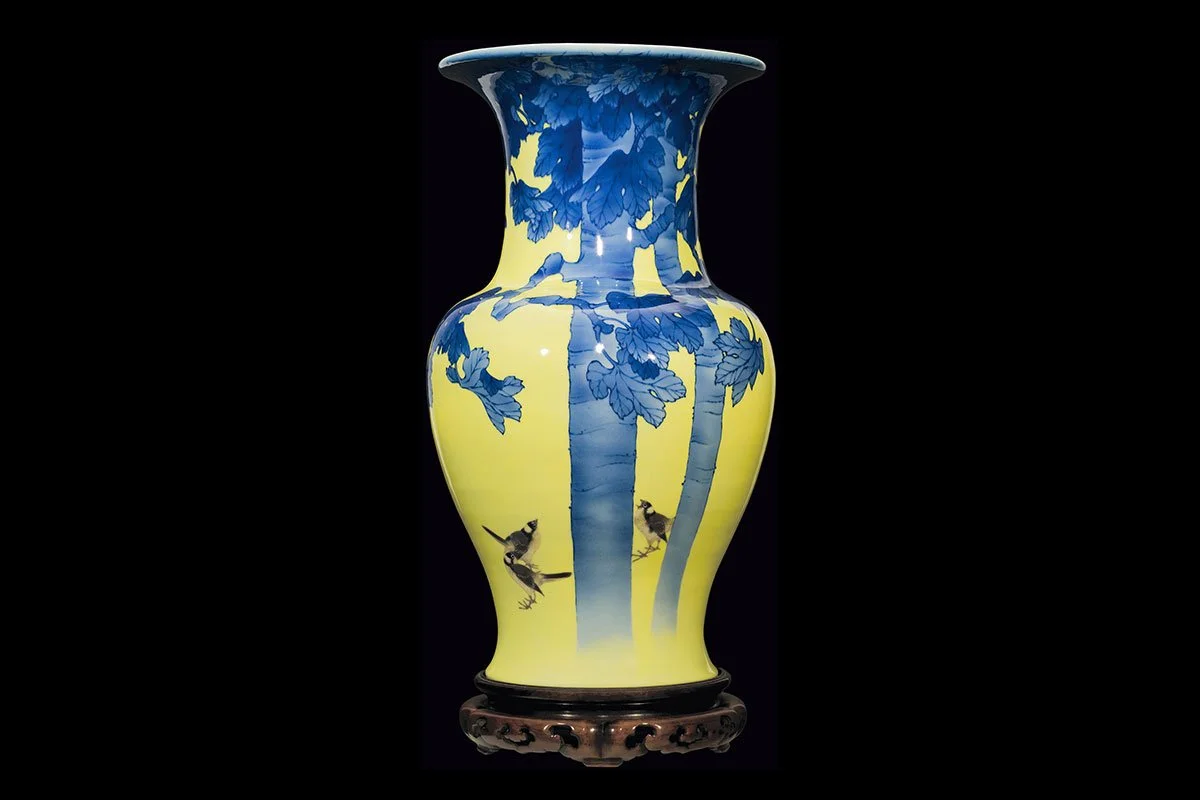 Makuzu Kozan II, Large Porcelain Vase with Chinese Parasol Tree