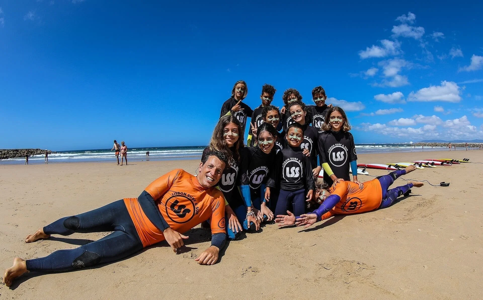 Escola de Surf Surf Camp em Caparica Lisbon Surf & Sup