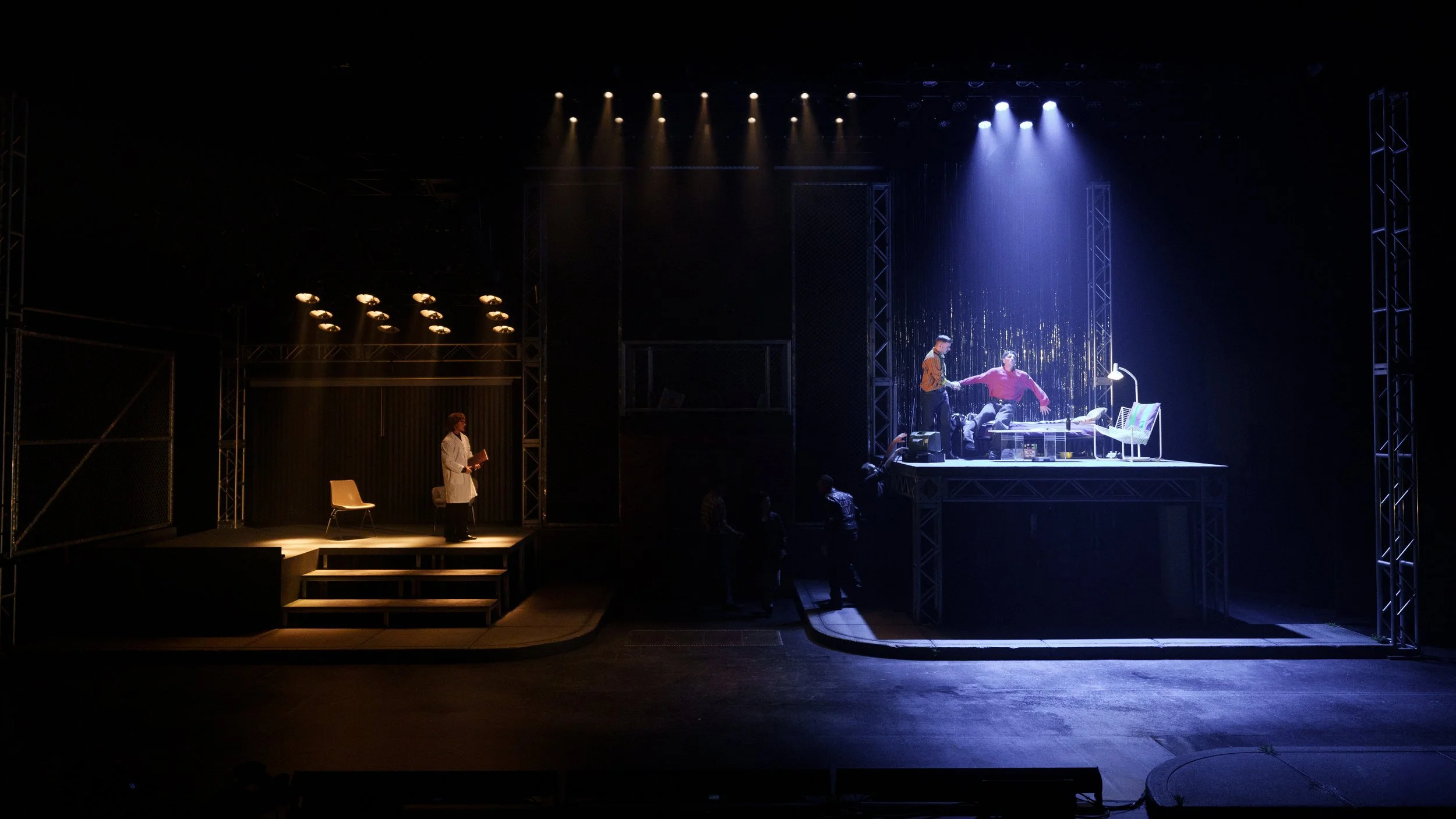 72dpi_Bleu gris_Corps fantômes_MaximParéFortin-13.jpg