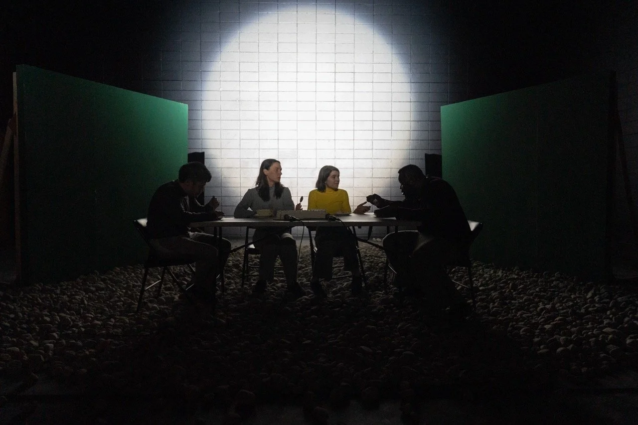 Cette colline n'est jamais vraiment silencieuse