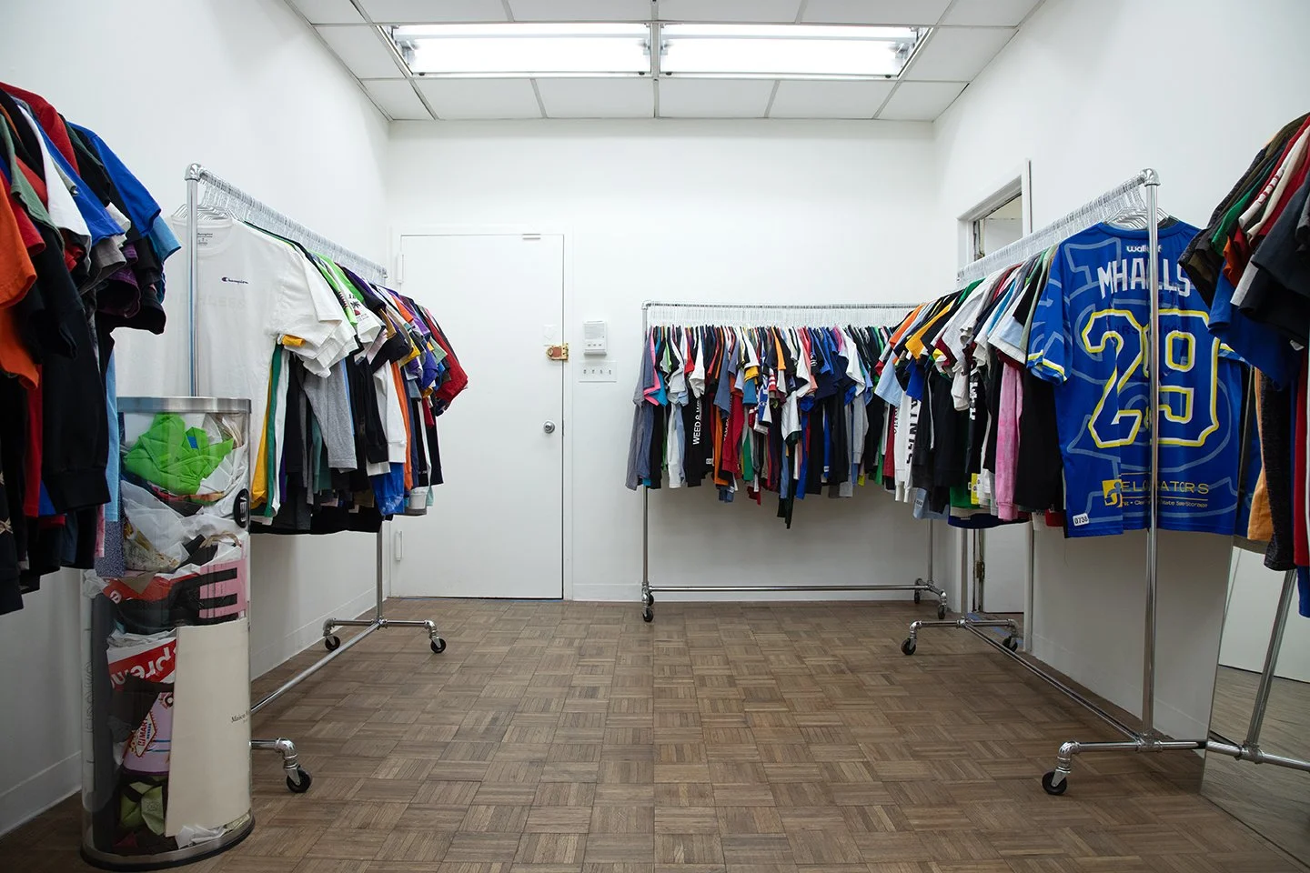 10. WORTHLESS MARKET #1_LRC_FT_MG_6748.jpg