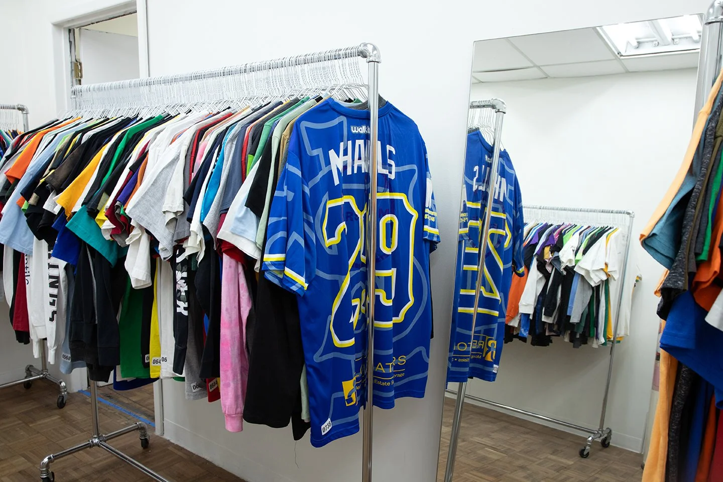 11. WORTHLESS MARKET #1_LRC_FT_MG_6771.jpg