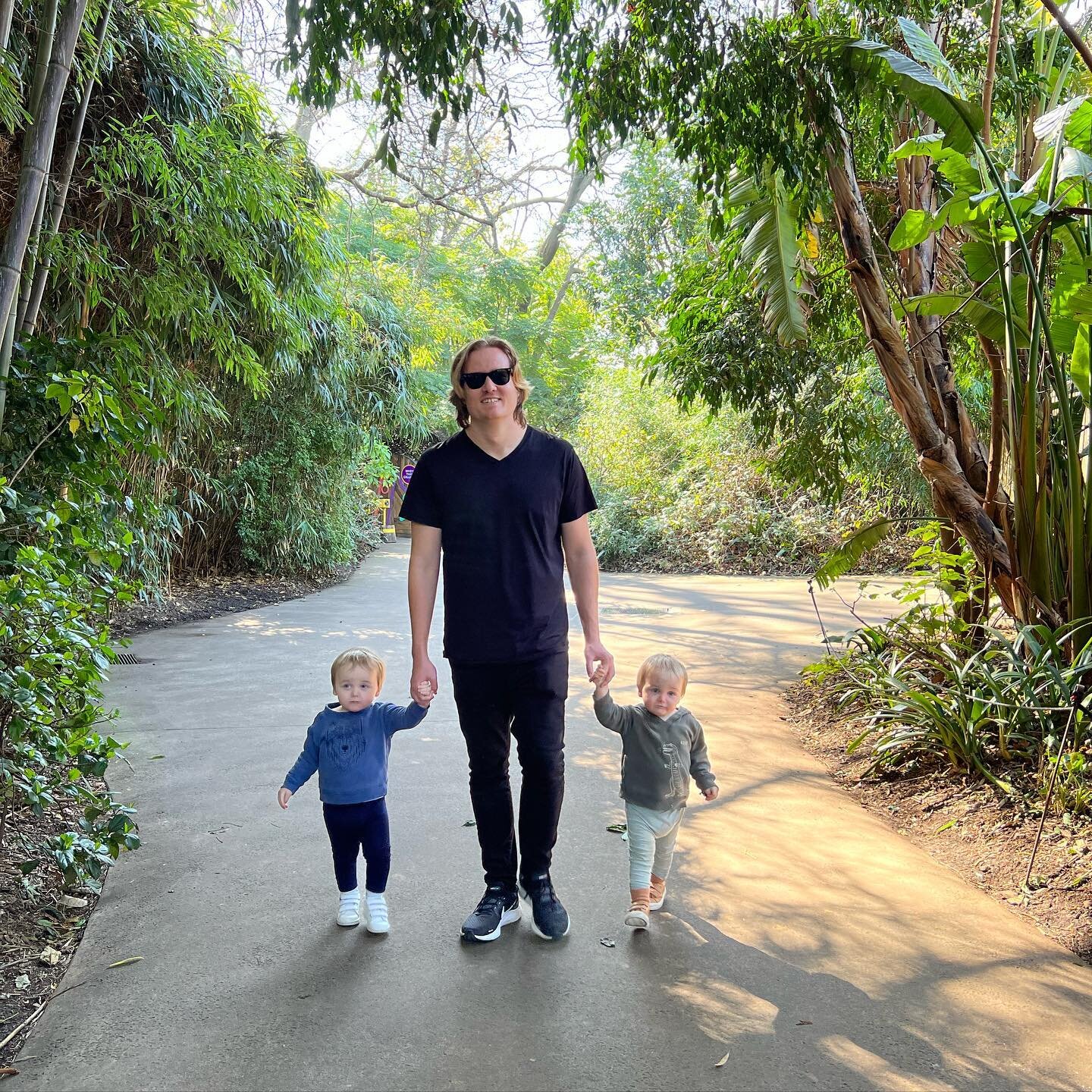 Capping off a huge week with a trip to the zoo 🧒🏼🧒🏼