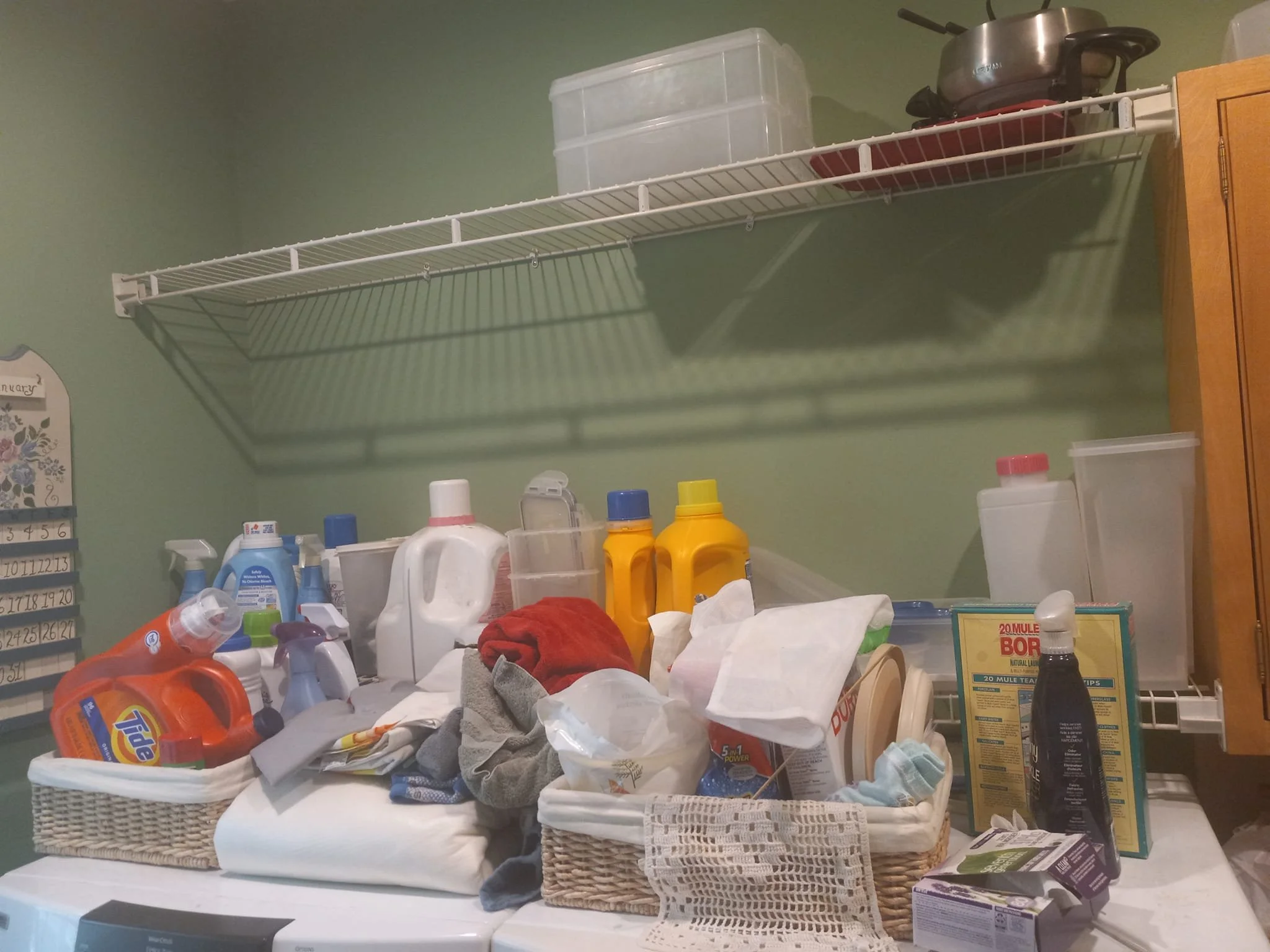 laundry room before.jpg