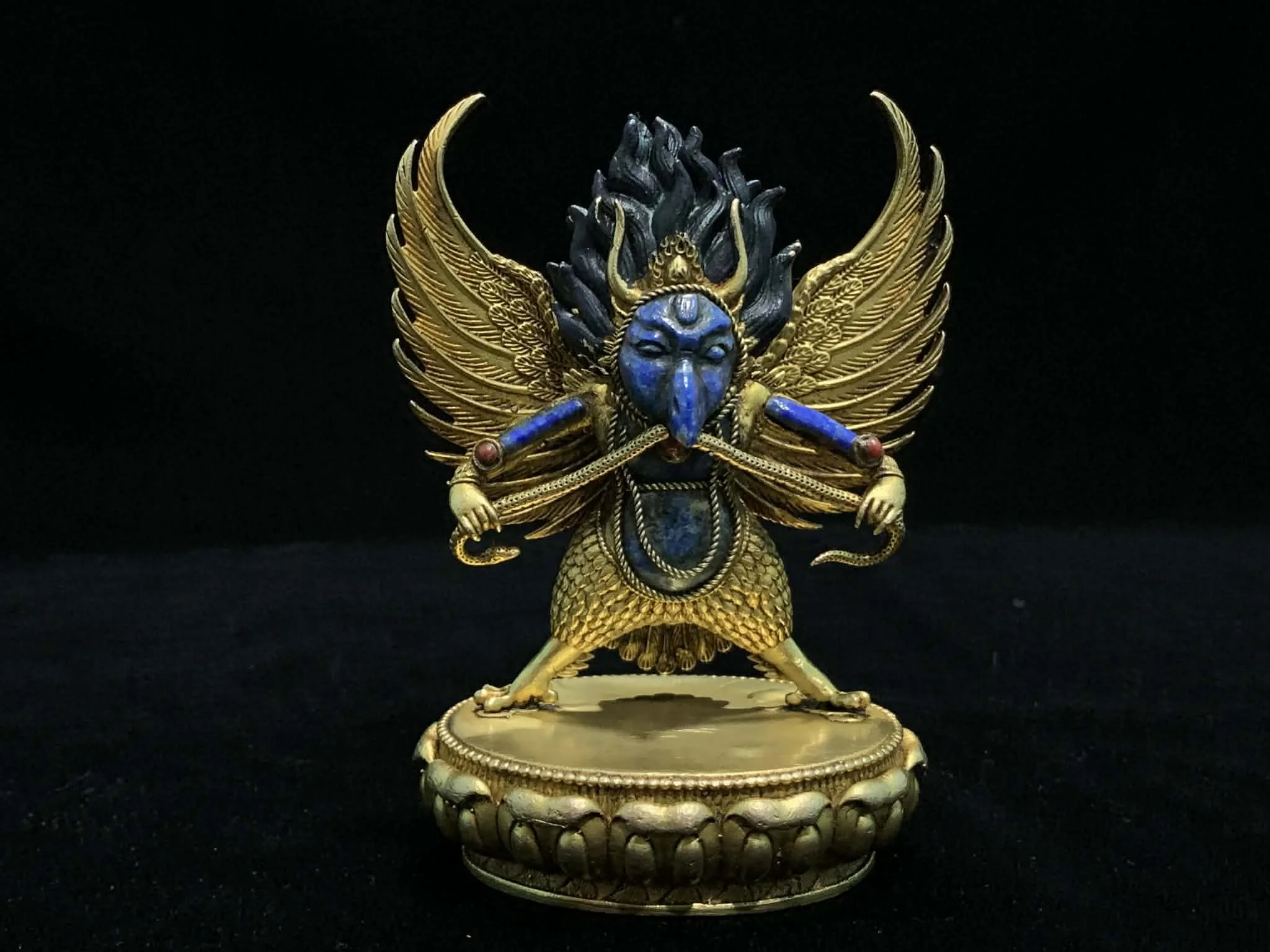 Lapis Garuda Statue