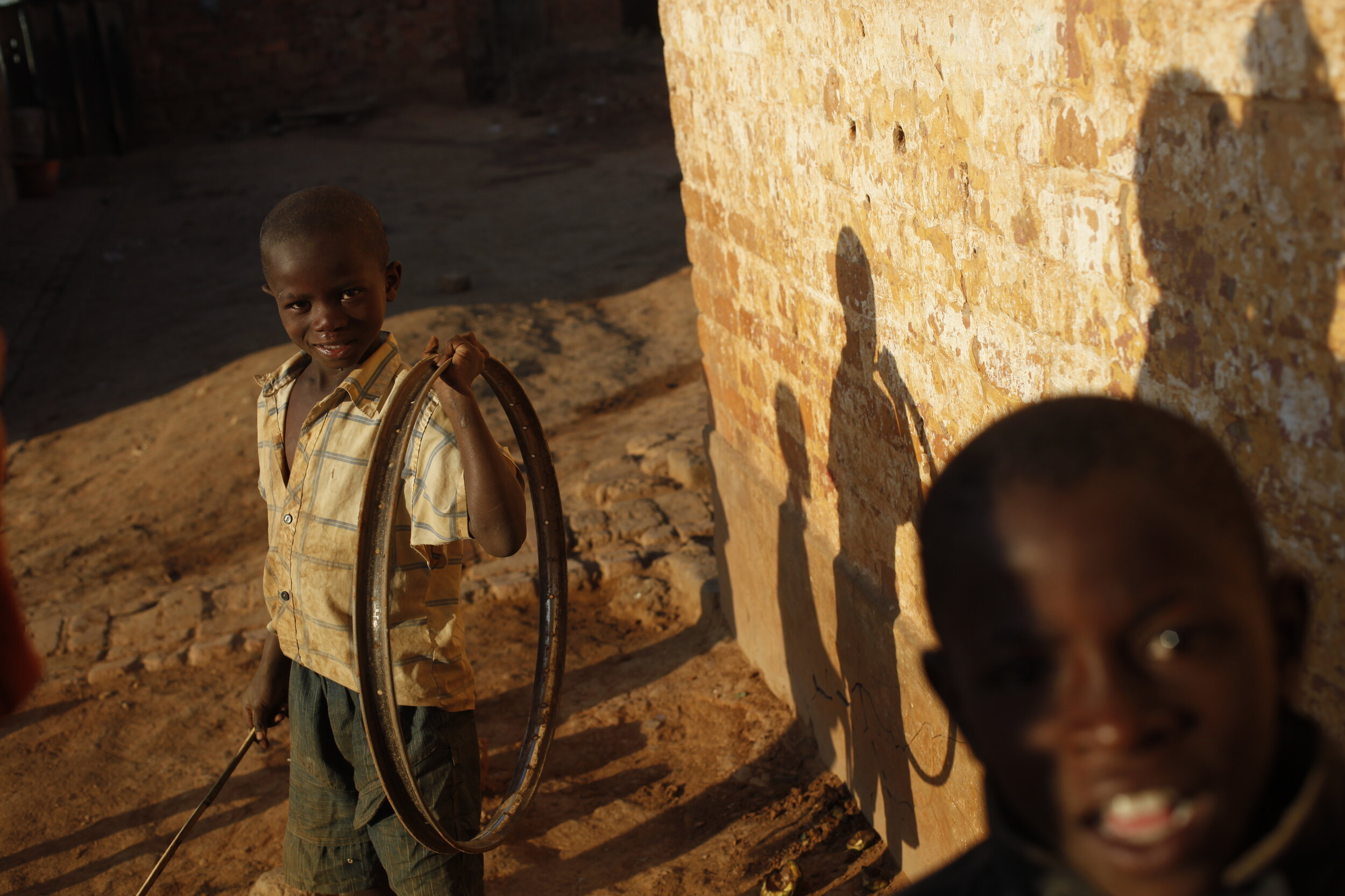  Children in Commune Kampimba, a neighborhood for rail workers in Katanga, DRC. 