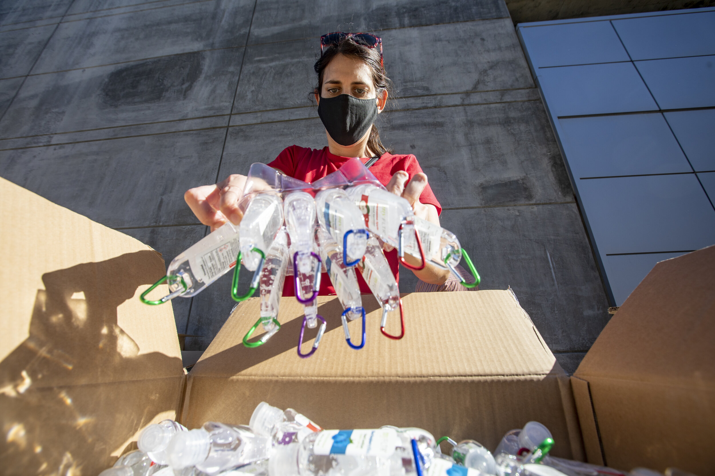  Volunteer Michal Ofek puts together family care kits in a partnership between the Red Cross and the LA mayor's office to put together 7,000 family care kits to be distributed by the Los Angeles Fire Dept. to families during the Covid-19 pandemic. Th