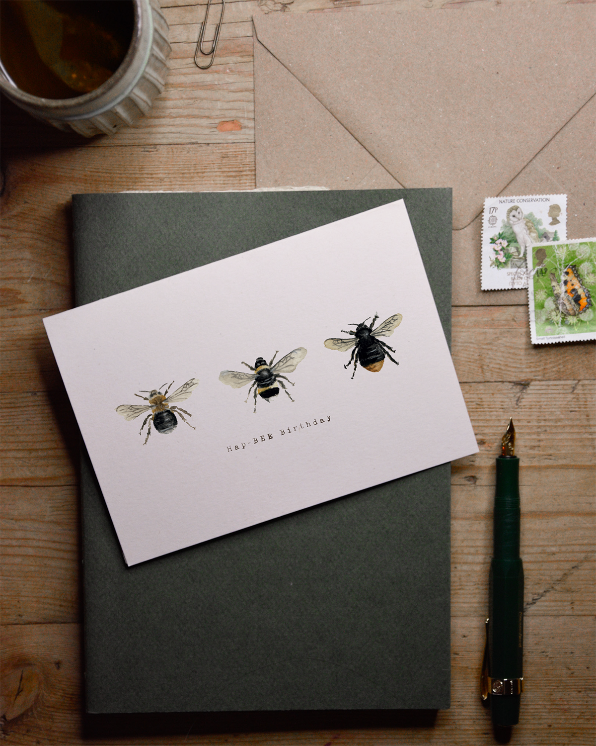 BM46 HAP-BEE BIRTHDAY CARD.png