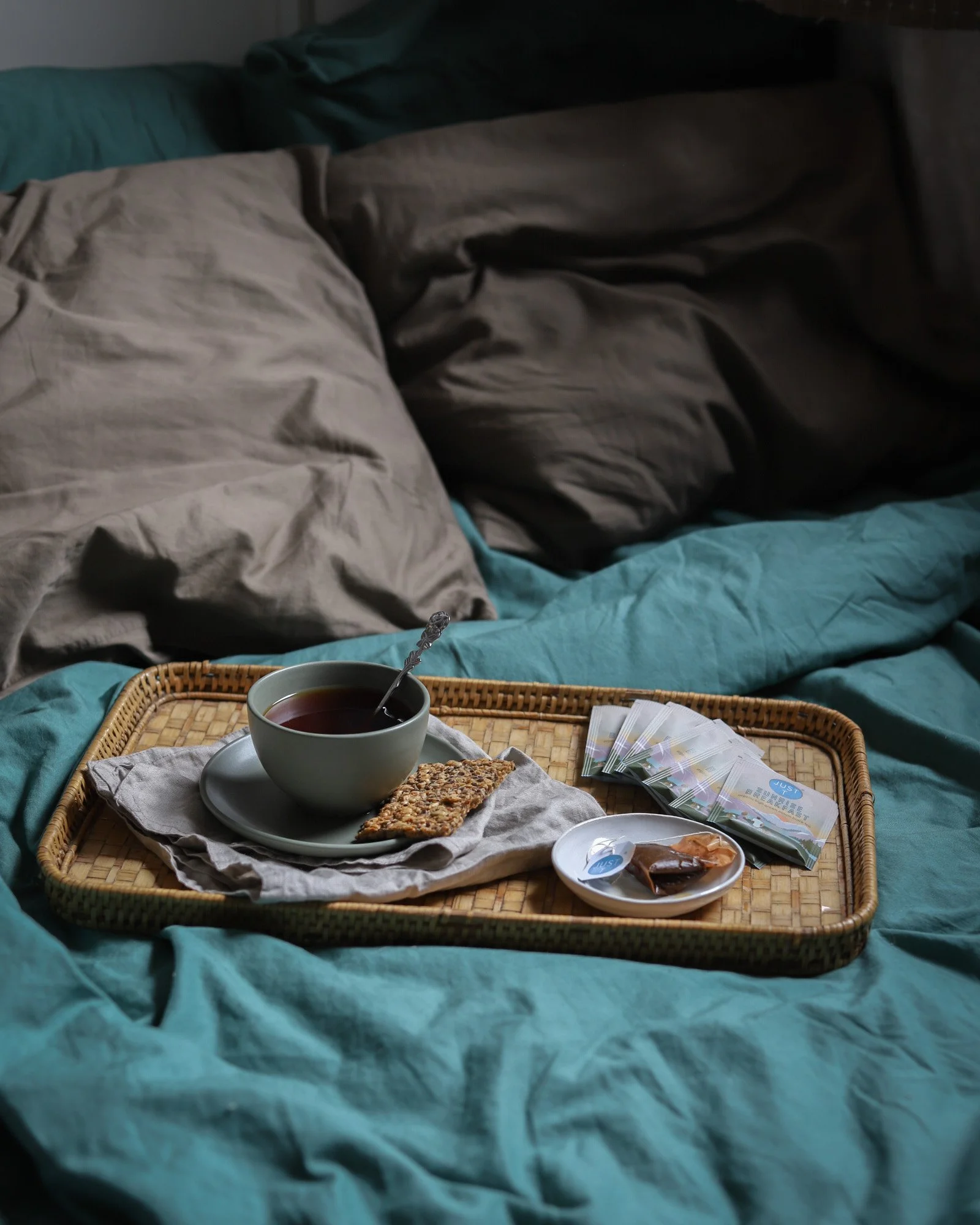 tuotekuvaus just tee